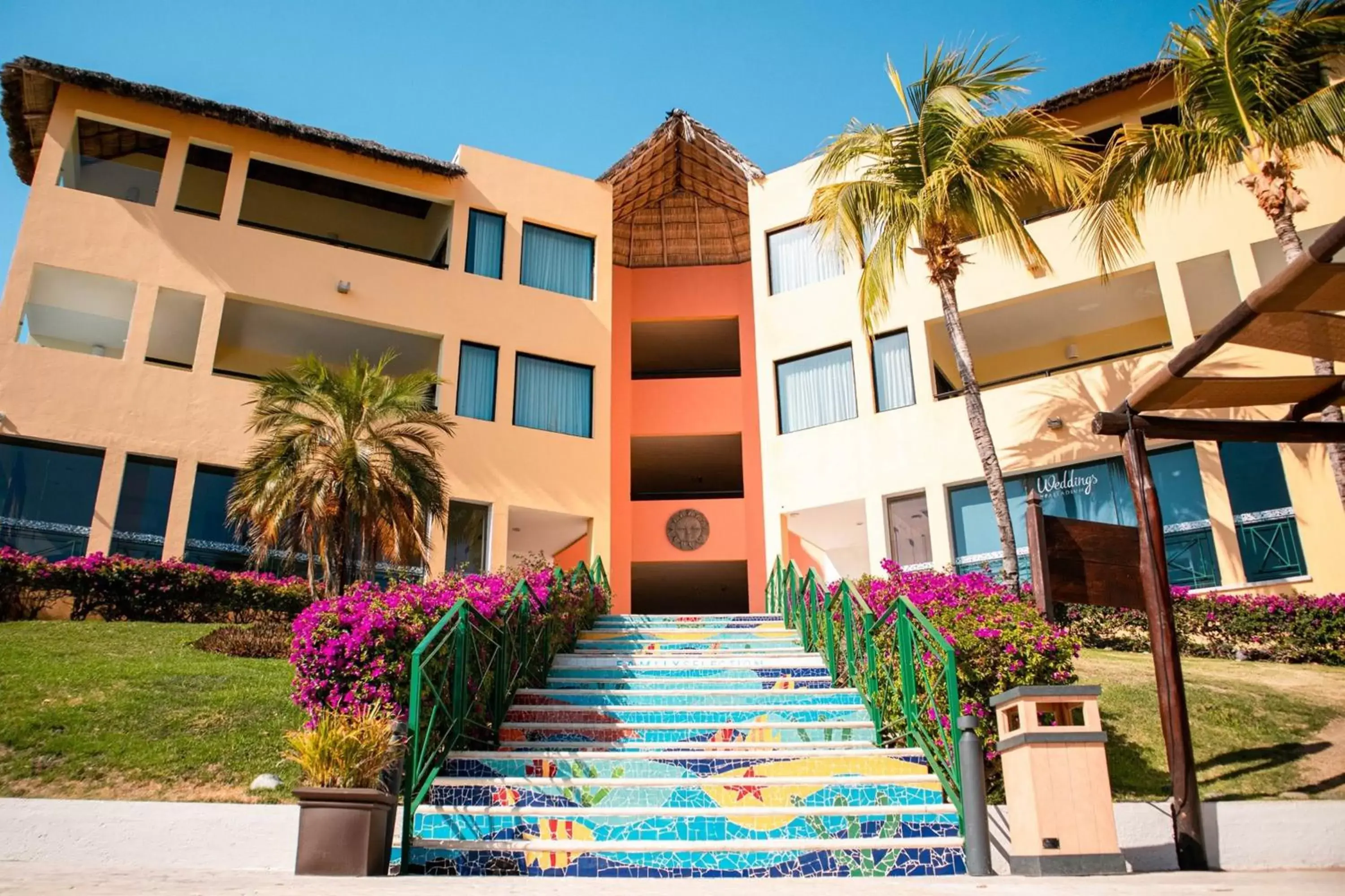 Property building in Family Selection at Grand Palladium Vallarta Resort & Spa - All Inclusive Property building in Family Selection at Grand Palladium Vallarta Resort & Spa - All Inclusive