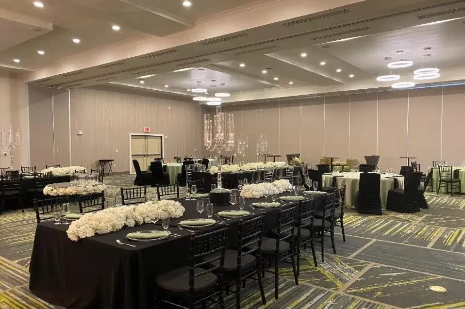 wedding, Restaurant/Places to Eat in Holiday Inn & Suites Houston NW - Willowbrook, an IHG Hotel
