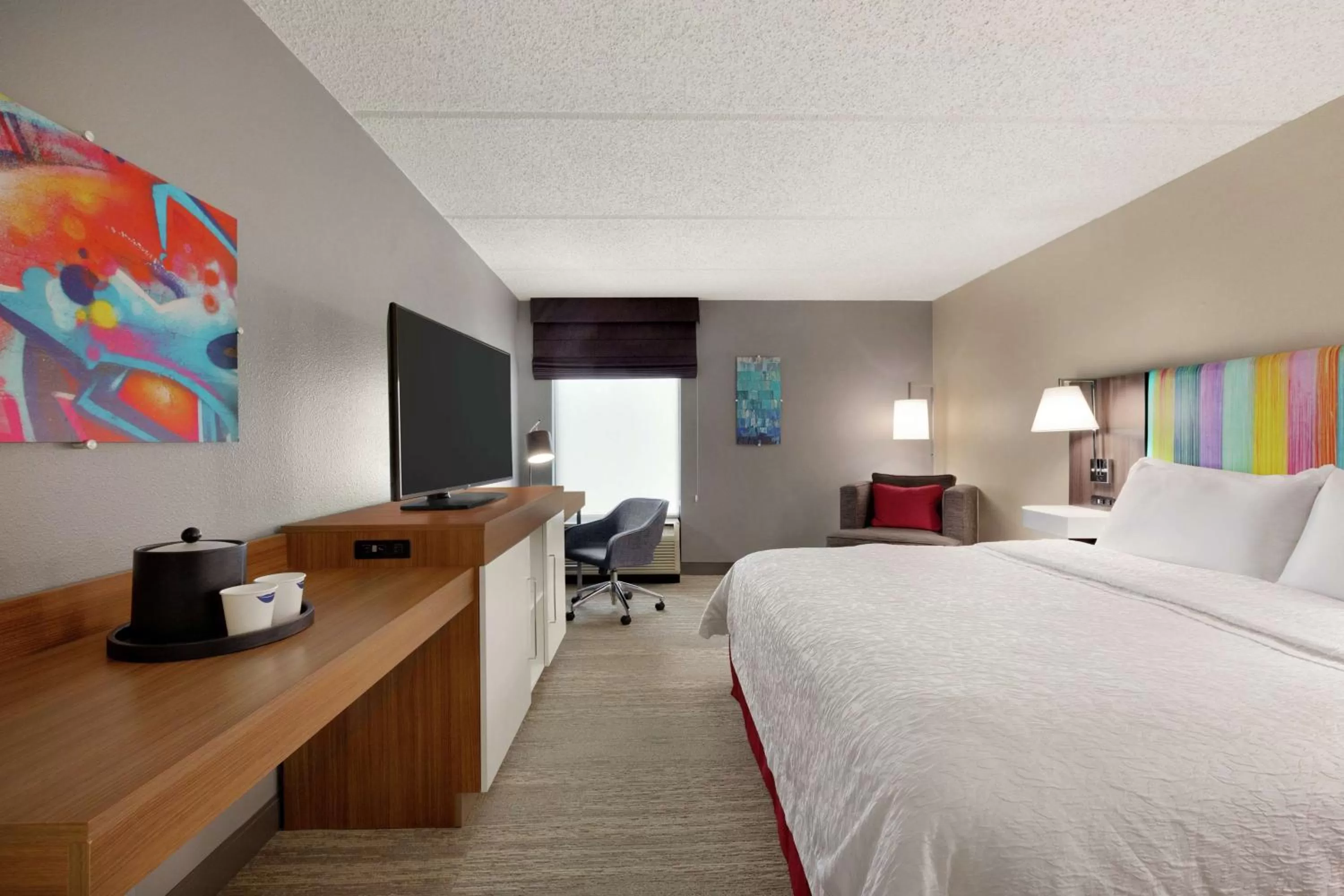 Bedroom, Bed in Hampton Inn - Houston/Brookhollow