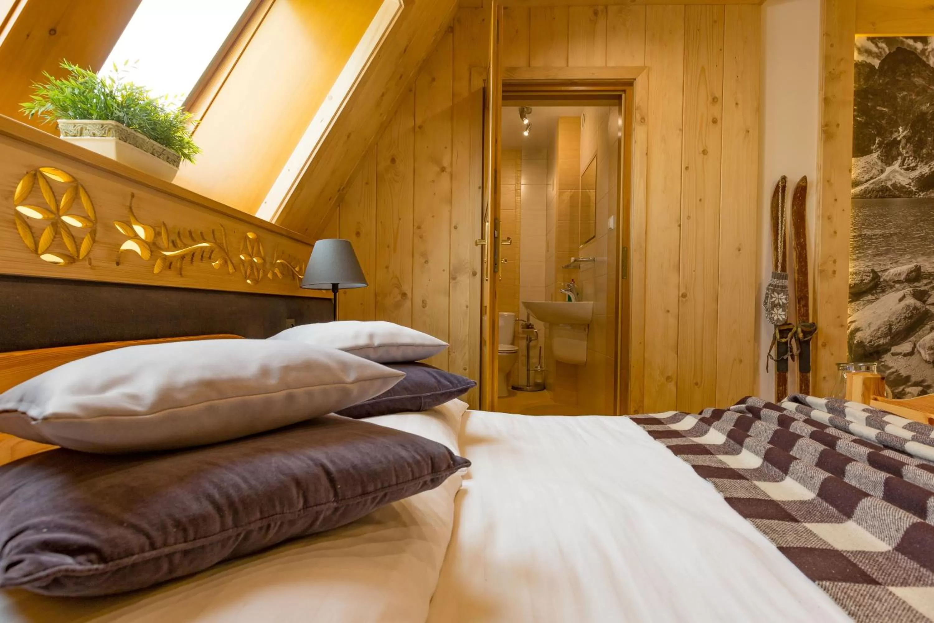 Shower, Bed in Willa Góralsko Riwiera