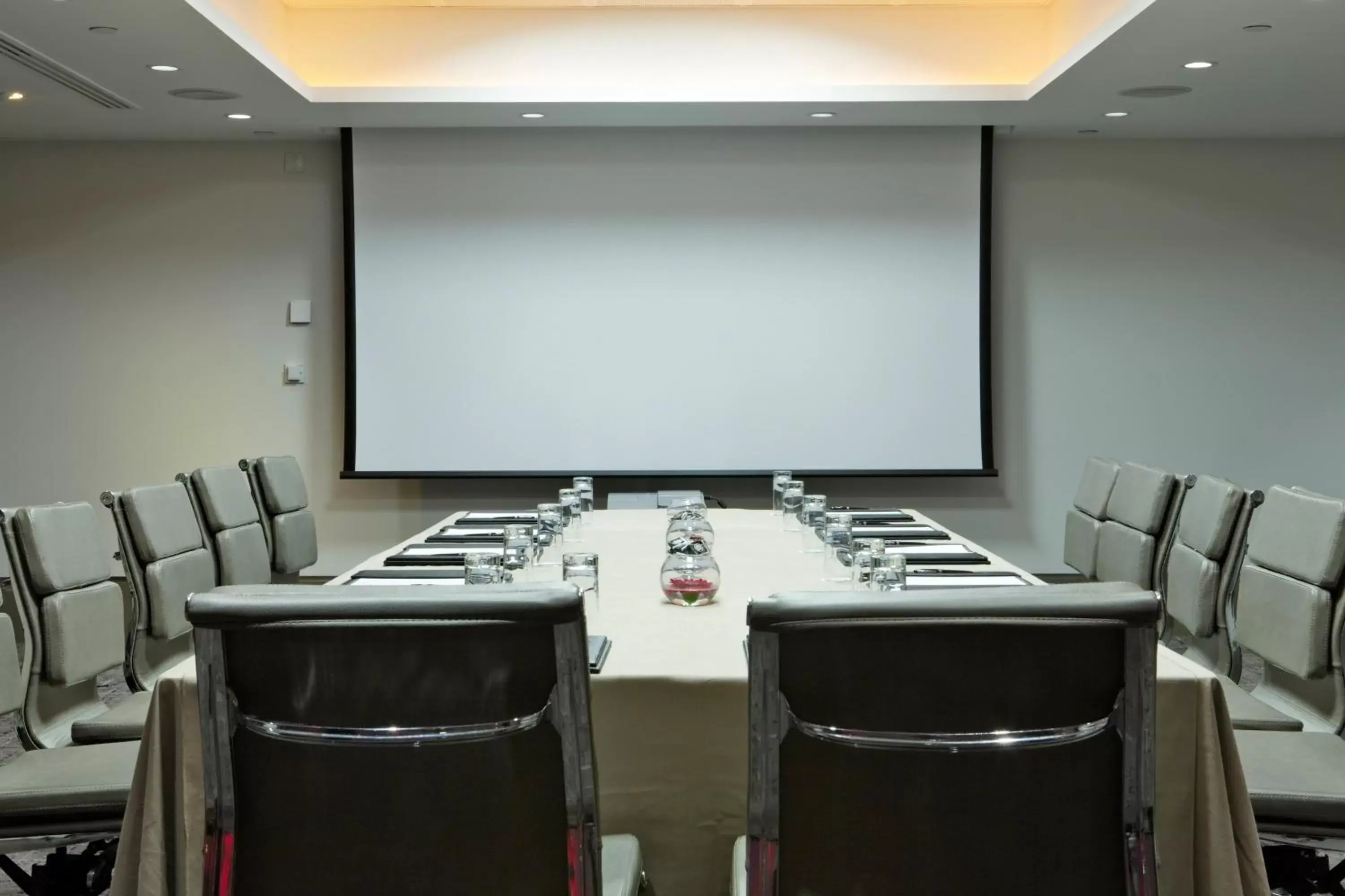 Meeting/conference room in Leonardo Royal London Tower Bridge