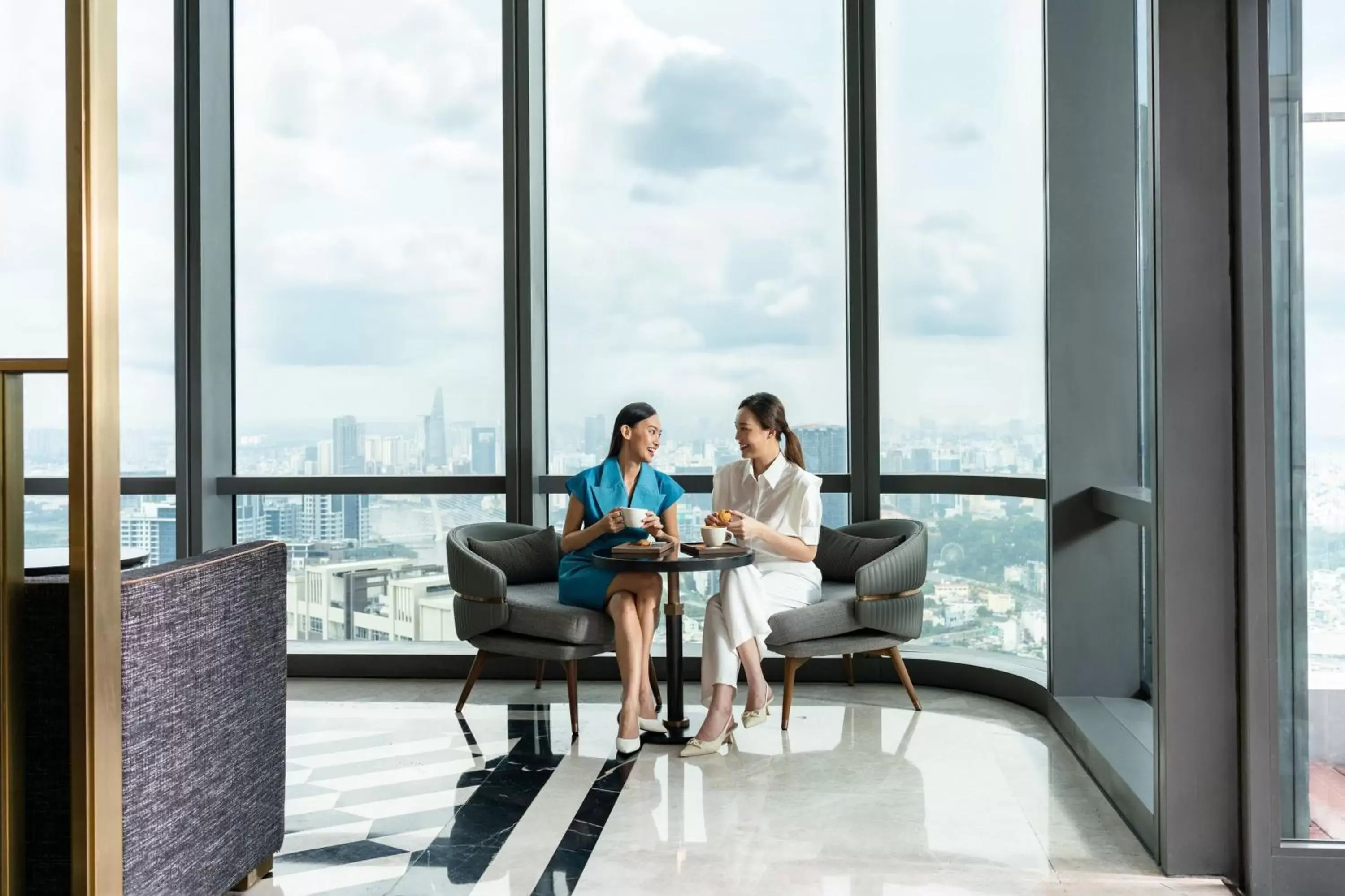 Restaurant/places to eat in Vinpearl Landmark 81, Autograph Collection