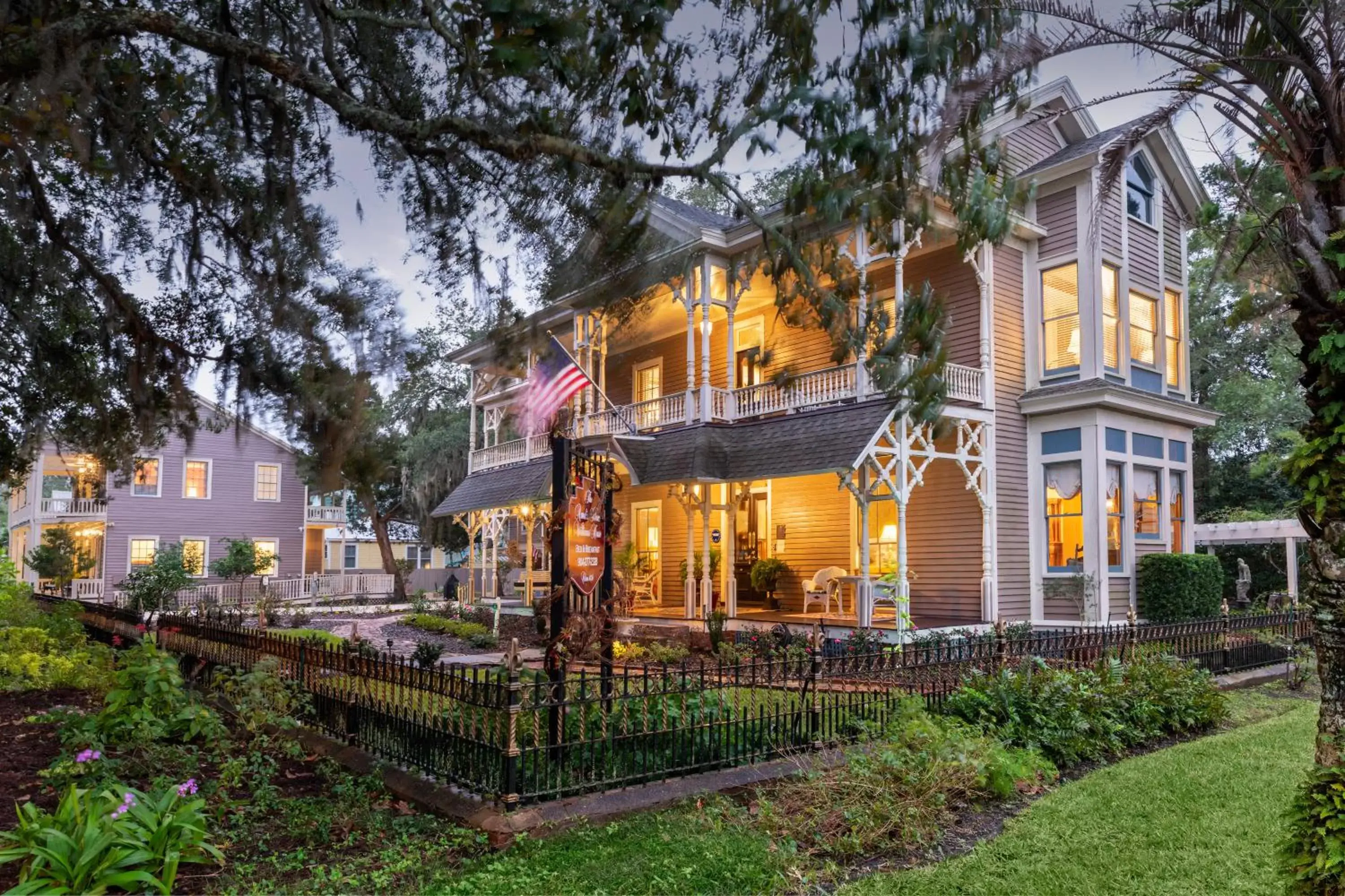 Property Building in Amelia Island Williams House