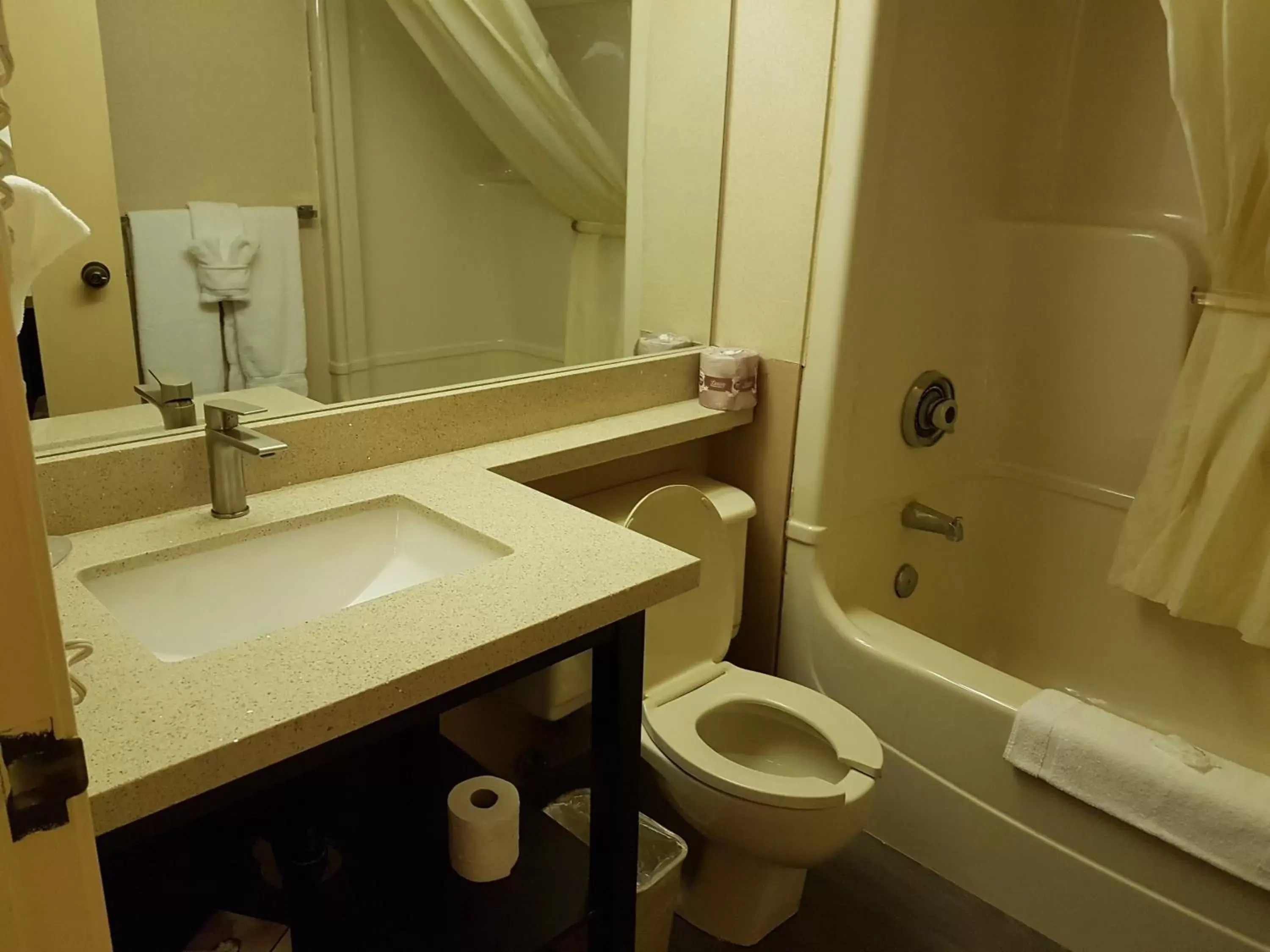 Bathroom in Travelodge by Wyndham Welland