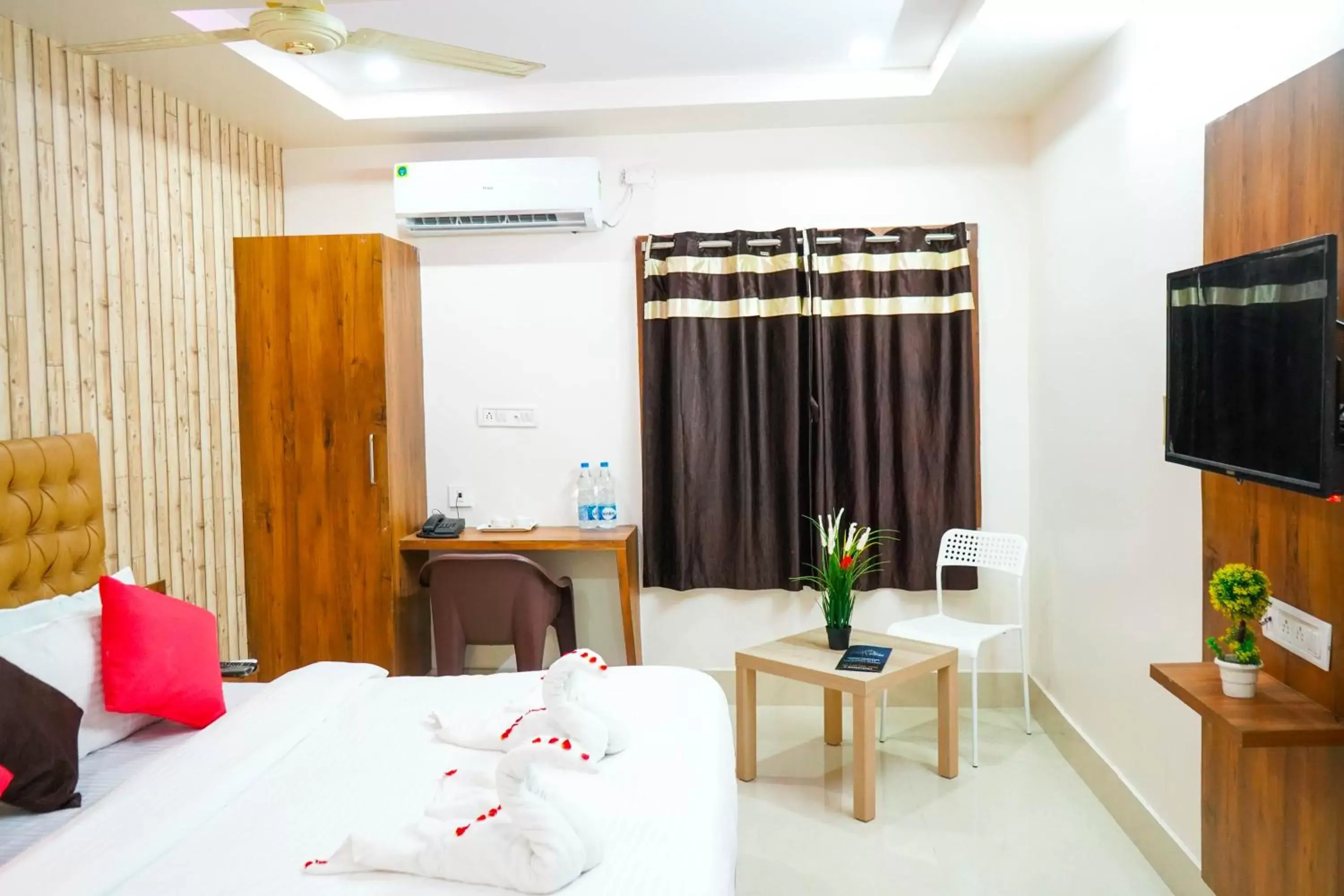 Family Studio in Homey Meadows - Beach Area Family Studio in Homey Meadows - Beach Area