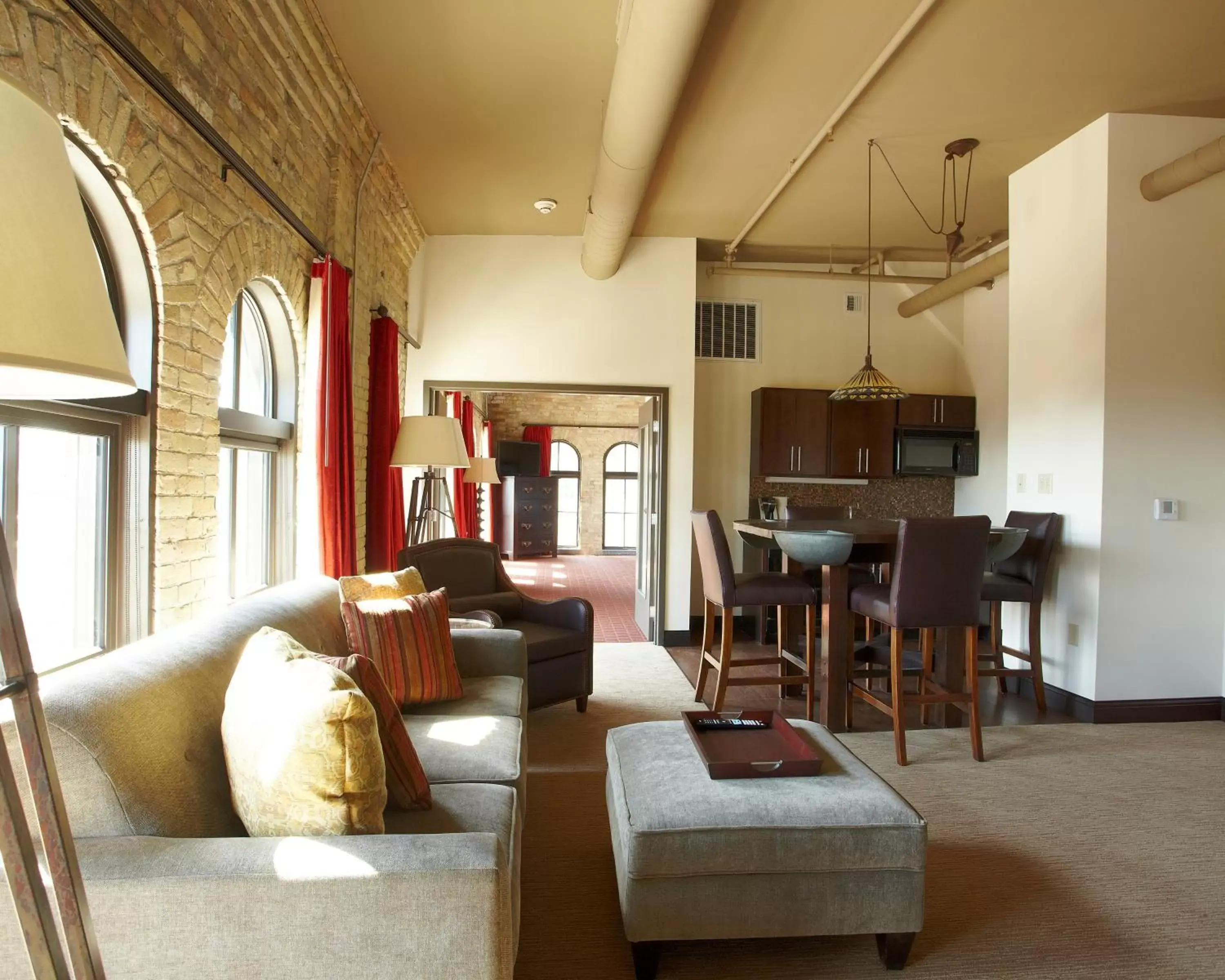 Guests, Seating Area in Brewhouse Inn and Suites