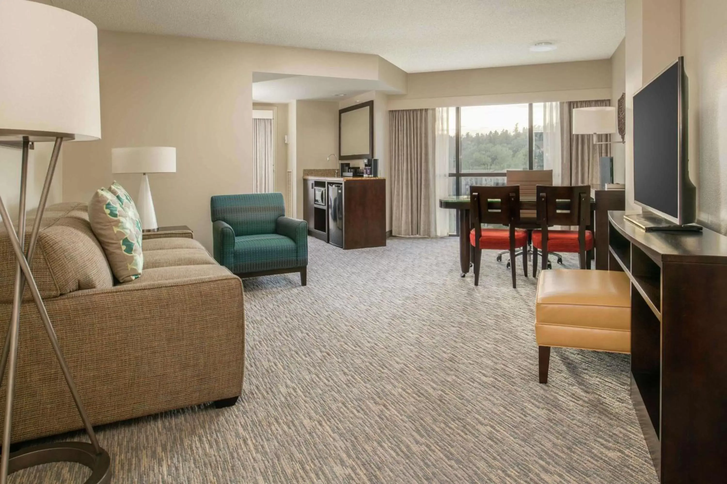 Bedroom, Seating Area in Embassy Suites By Hilton Seattle - Tacoma International Airport