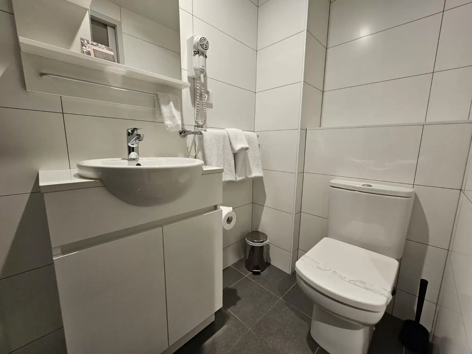 Bathroom in Studio 8 Residences - Adults Only