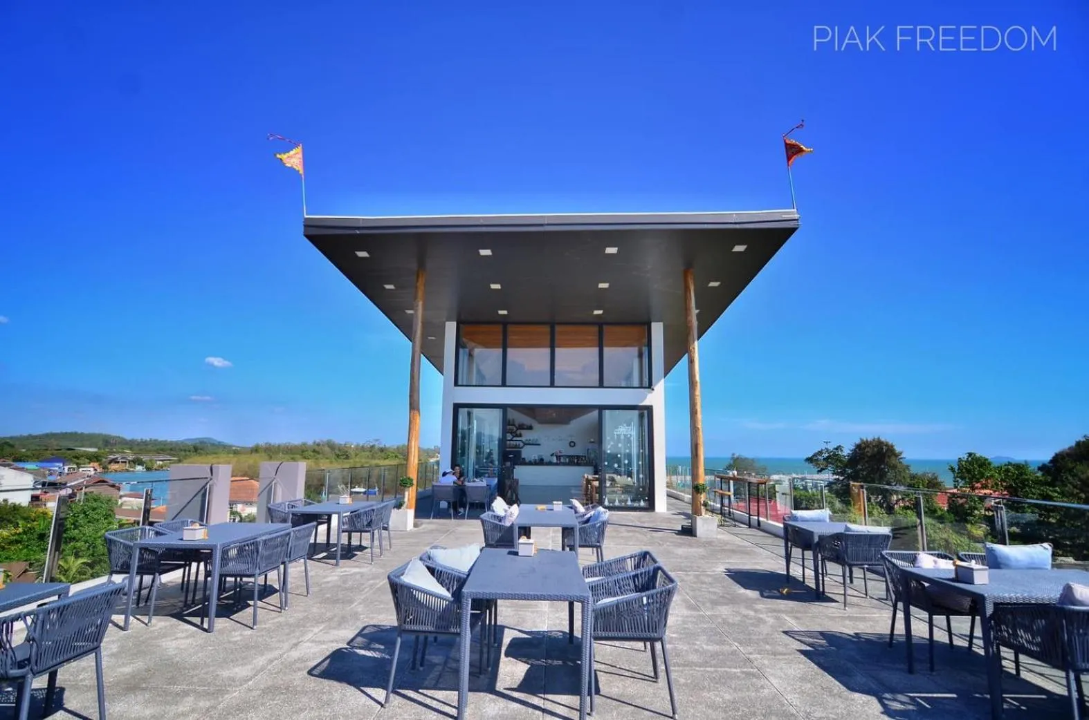 Restaurant/places to eat in Tique Series Boutique Resort (SHA Extra Plus)