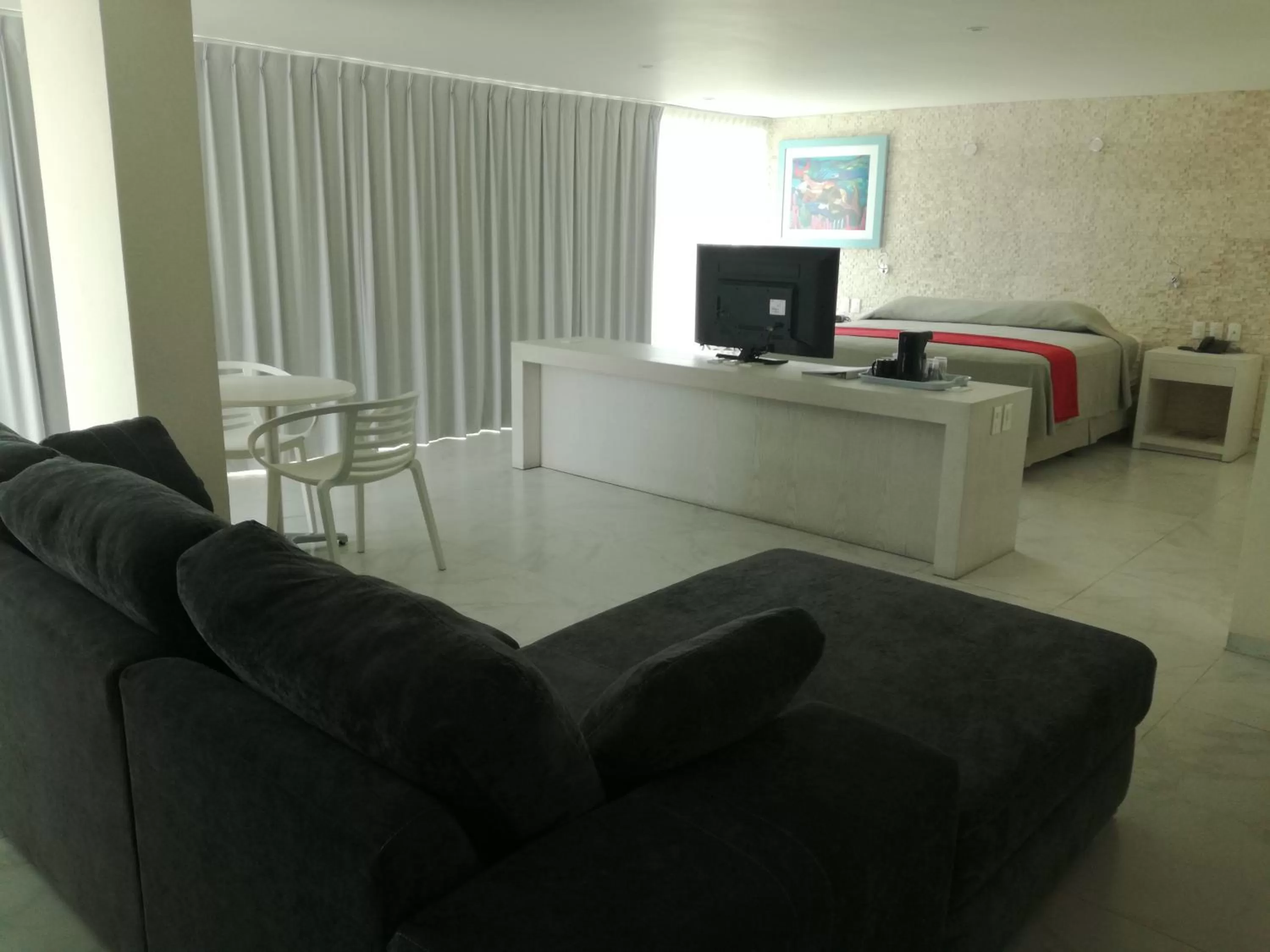 Photo of the whole room in We Hotel Acapulco