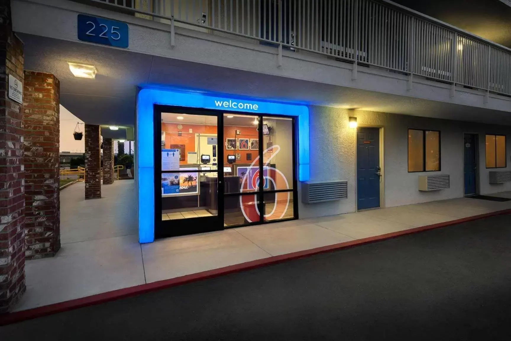 Lobby or reception in Motel 6-Arcadia, CA - Los Angeles - Pasadena Area