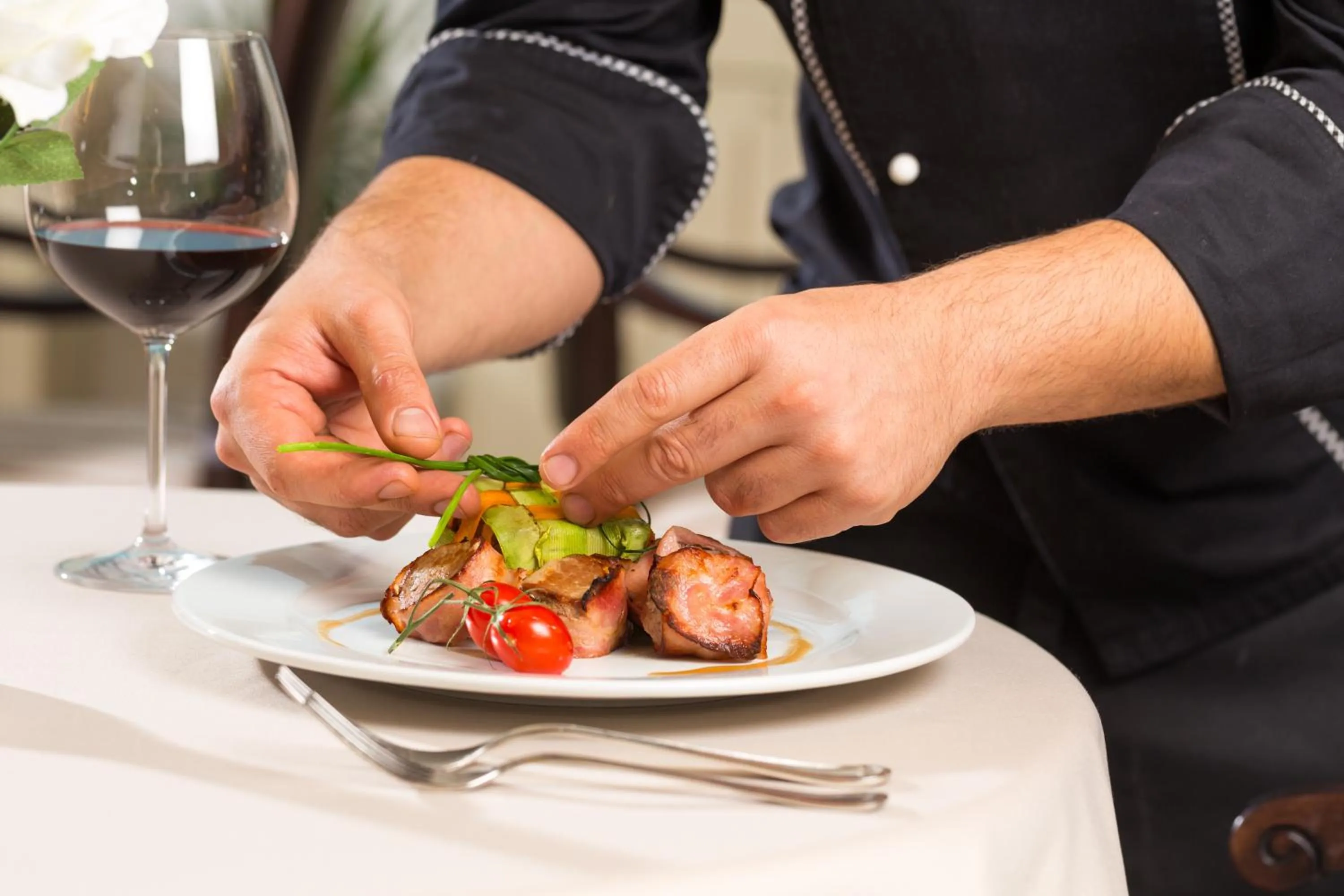 Restaurant/places to eat in Earth & People Hotel & SPA - Free Parking & Swimming Pool