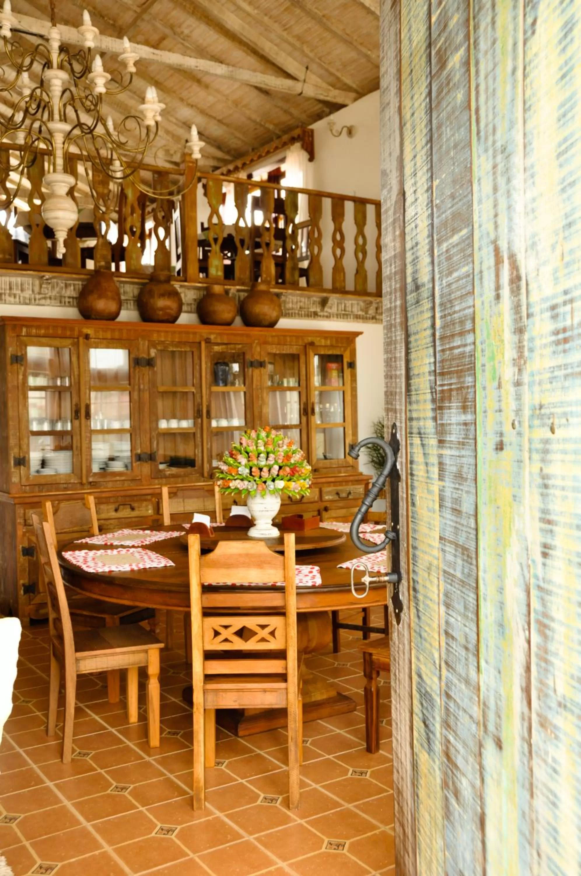 Restaurant/places to eat in Pousada Neuza Barbosa