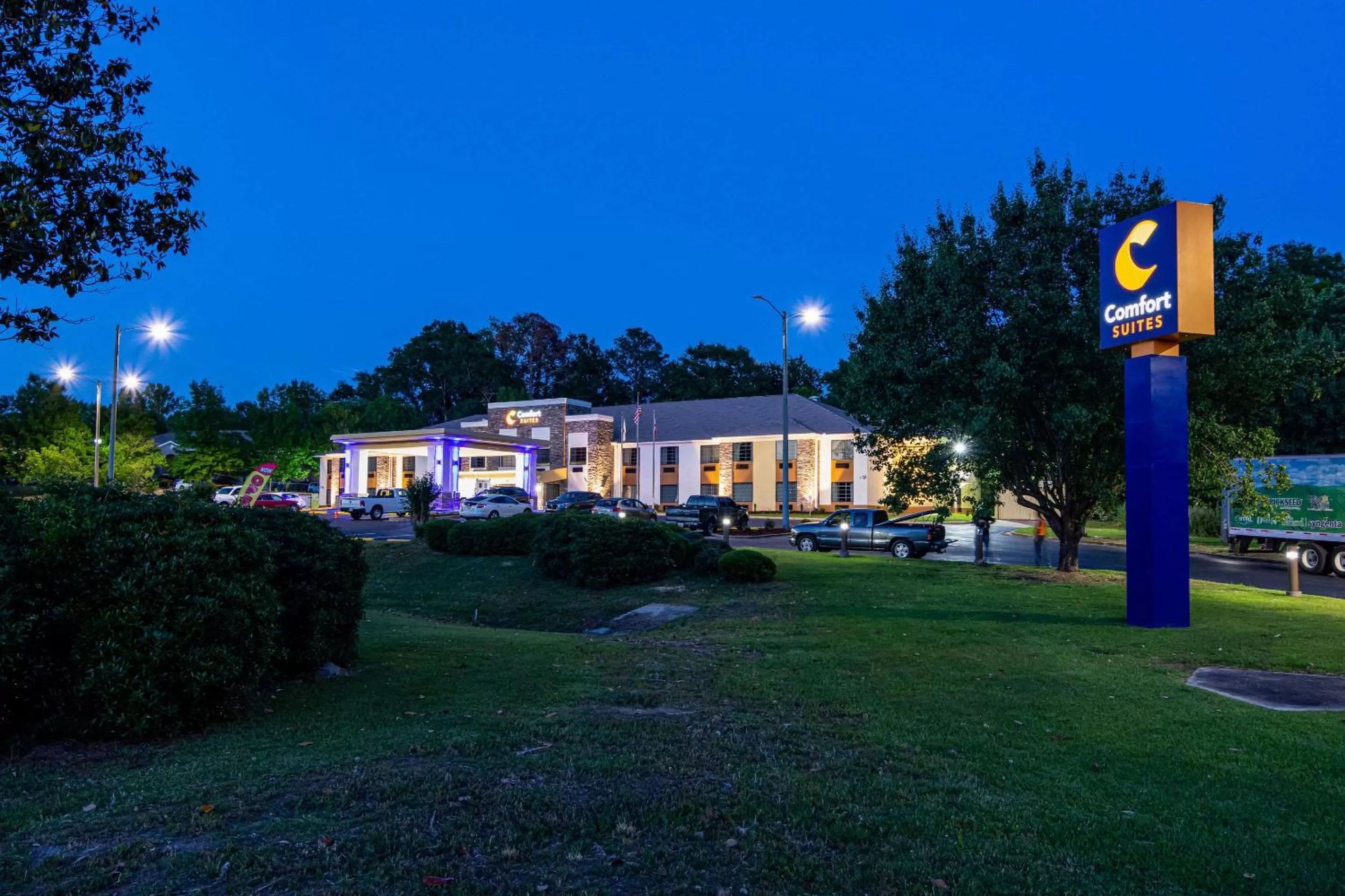 Property building in Comfort Suites Eufaula North