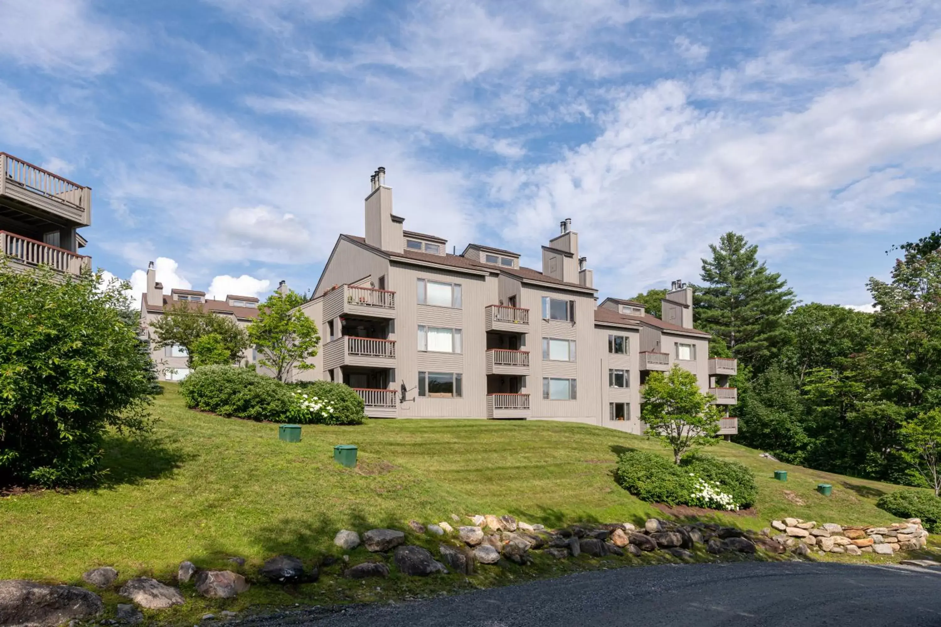 Property Building in Mount Snow Lodging