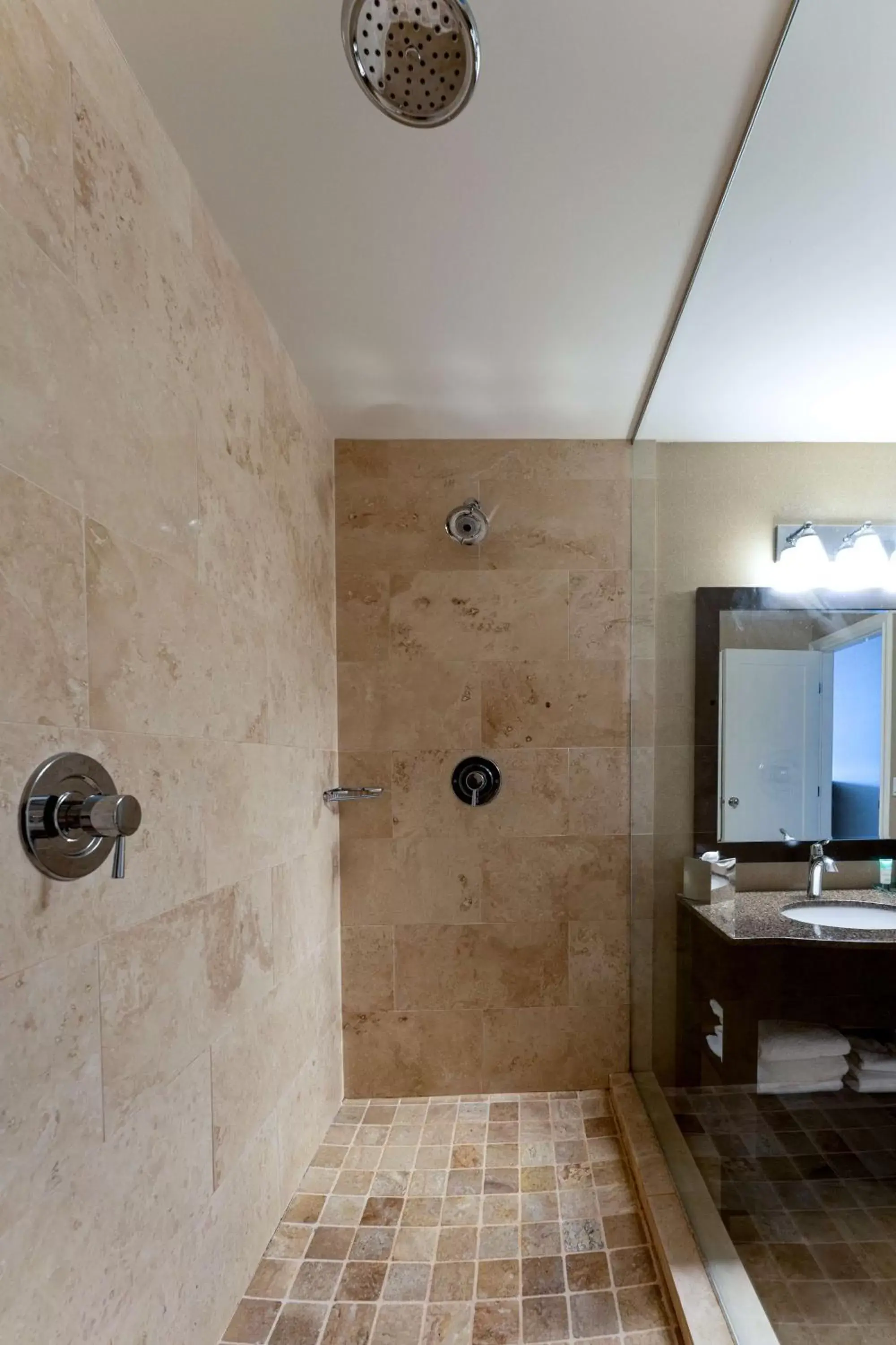 Bathroom in Prestige Oceanfront Resort, WorldHotels Luxury