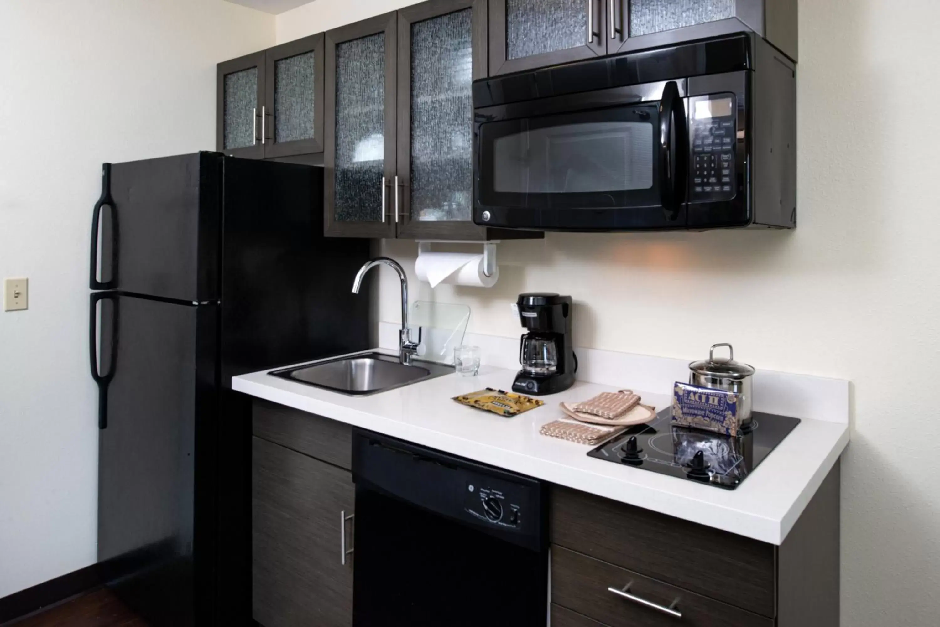 Photo of the whole room in Candlewood Suites Olathe by IHG Photo of the whole room in Candlewood Suites Olathe by IHG