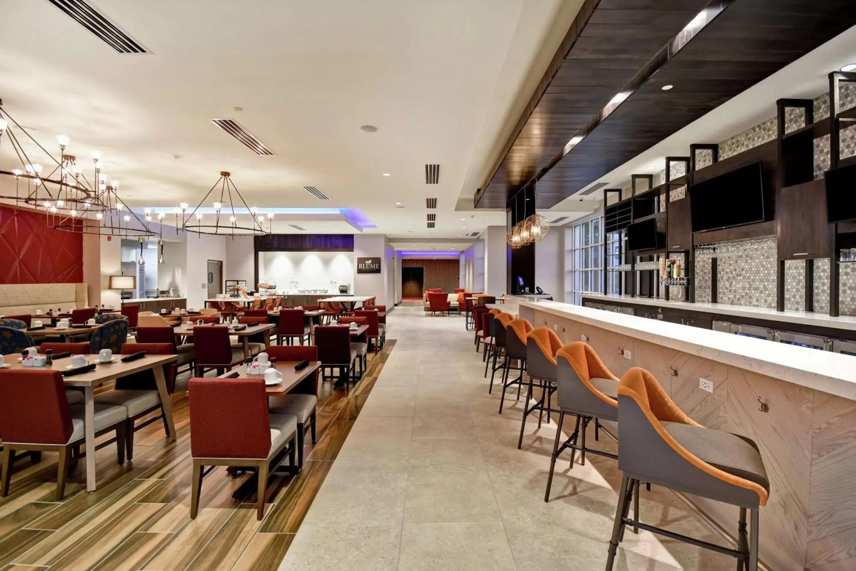 Lounge or bar, Restaurant/Places to Eat in Hilton Garden Inn Lansing West, Mi