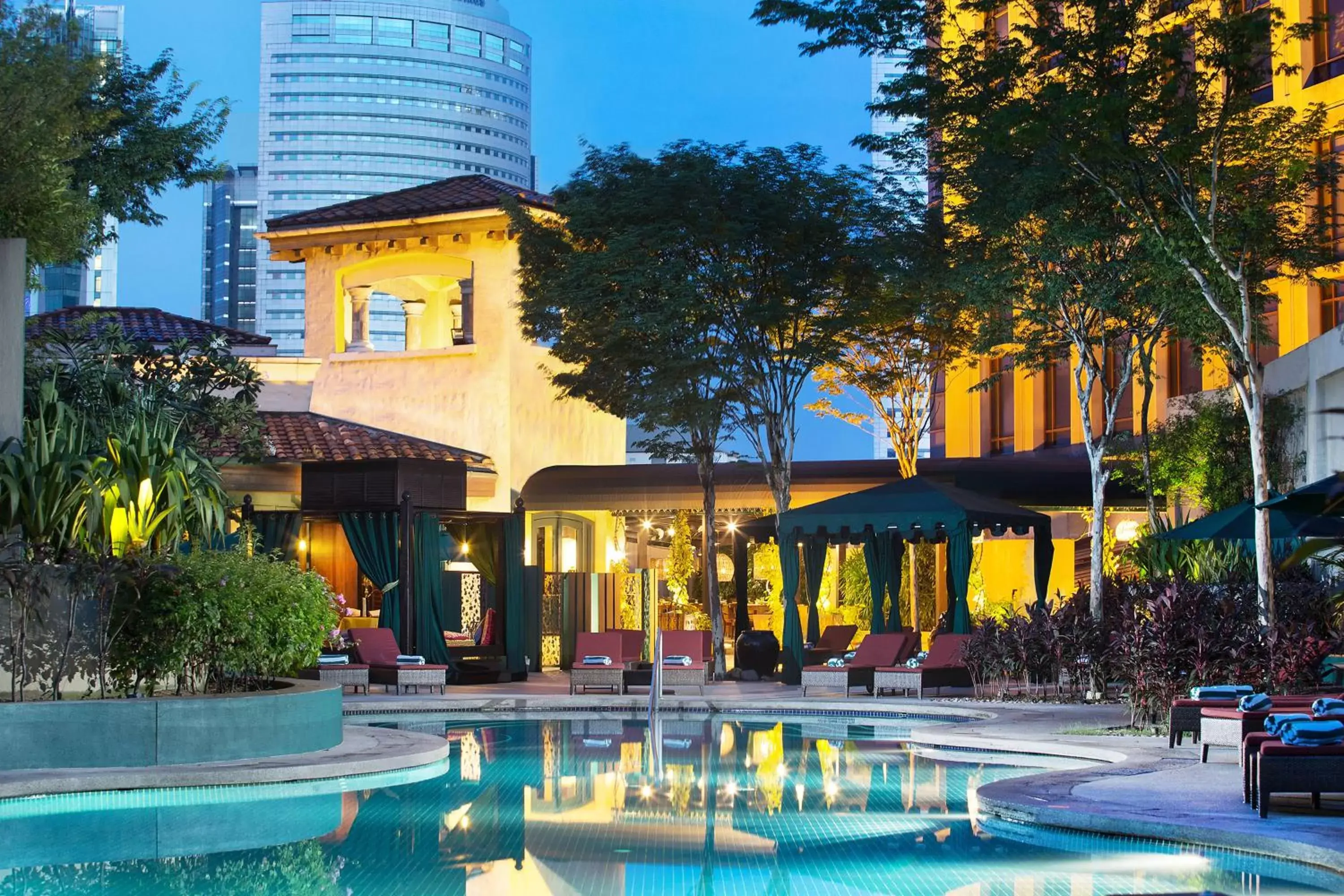 Restaurant/places to eat, Swimming Pool in Sheraton Imperial Kuala Lumpur Hotel