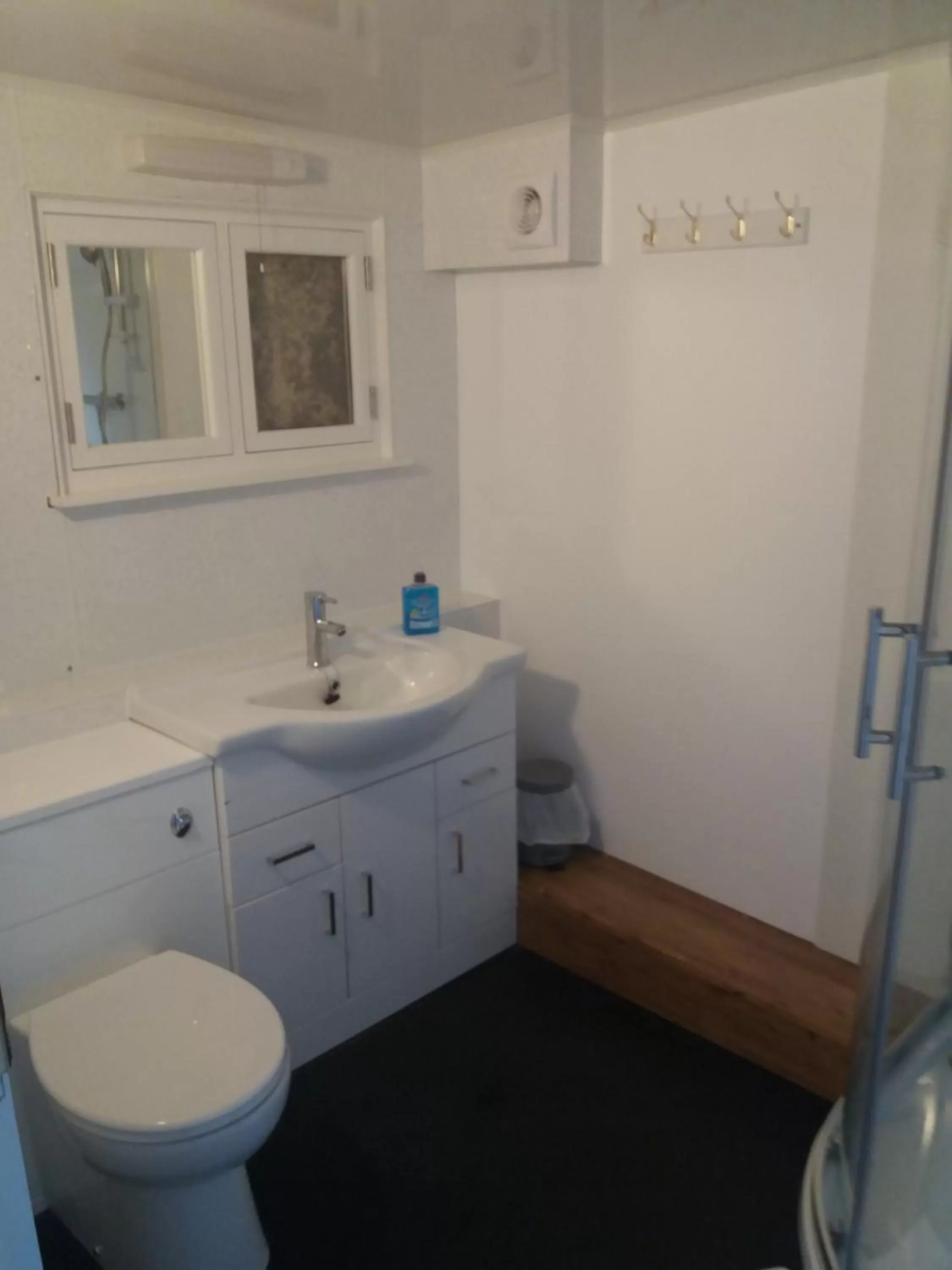 Bathroom in The Maidens Chambers