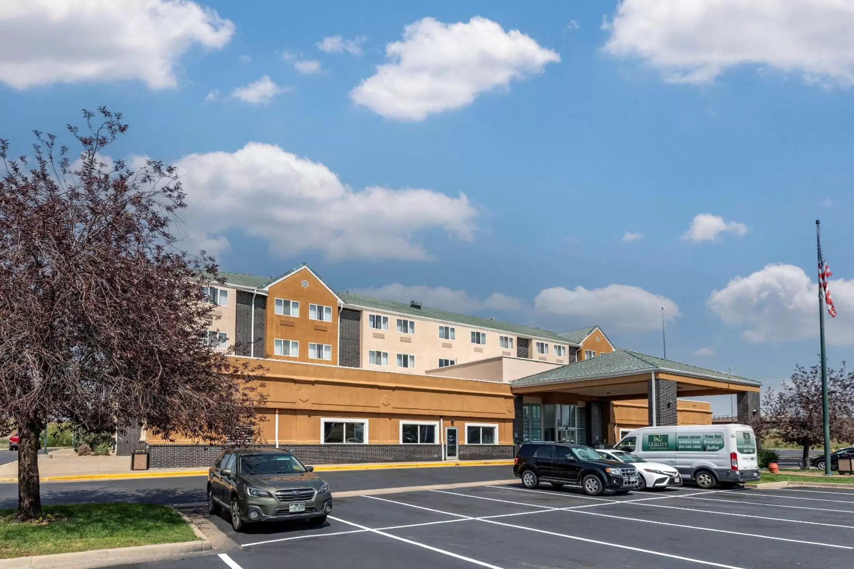 Property Building in Quality Inn and Suites Denver Airport - Gateway Park