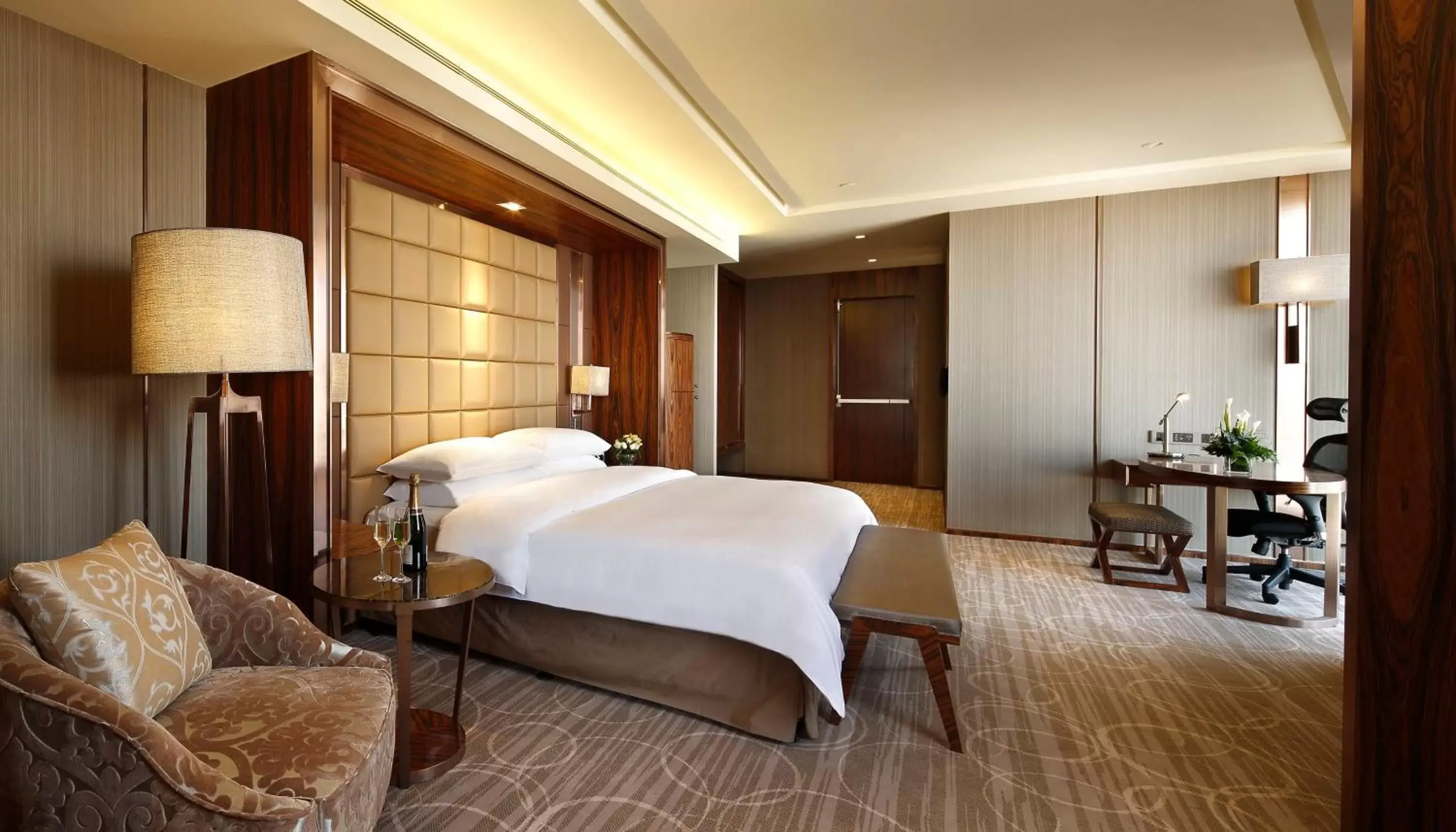 Bedroom in Crowne Plaza Kunming City Centre, an IHG Hotel