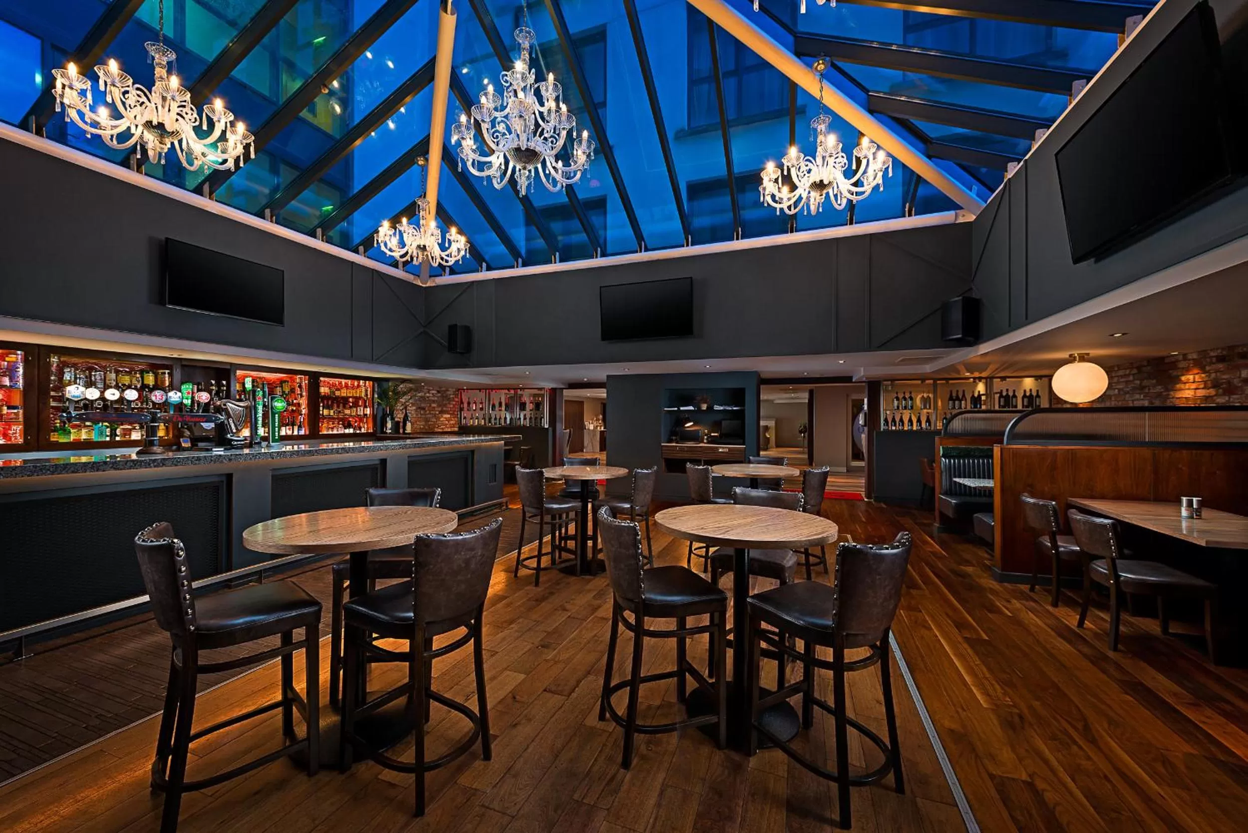 Restaurant/places to eat in George Limerick Hotel