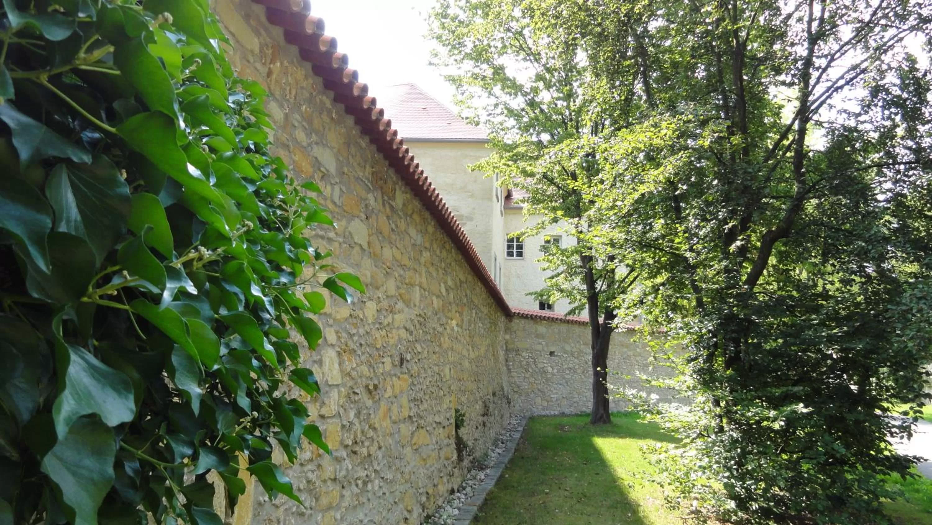 Facade/entrance in Knast-Hotel Fronfeste