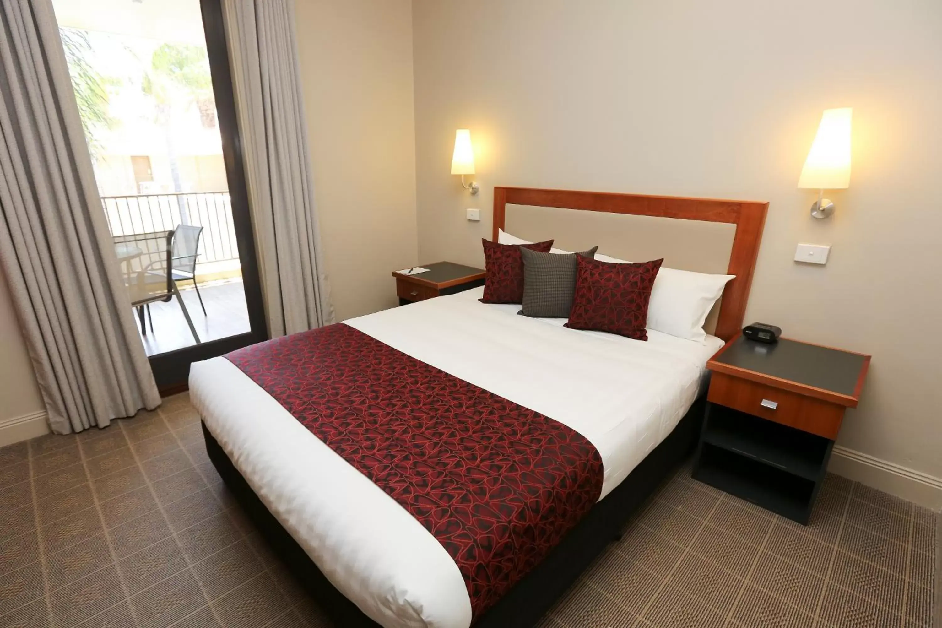 Bedroom, Bed in Quality Hotel Mildura Grand