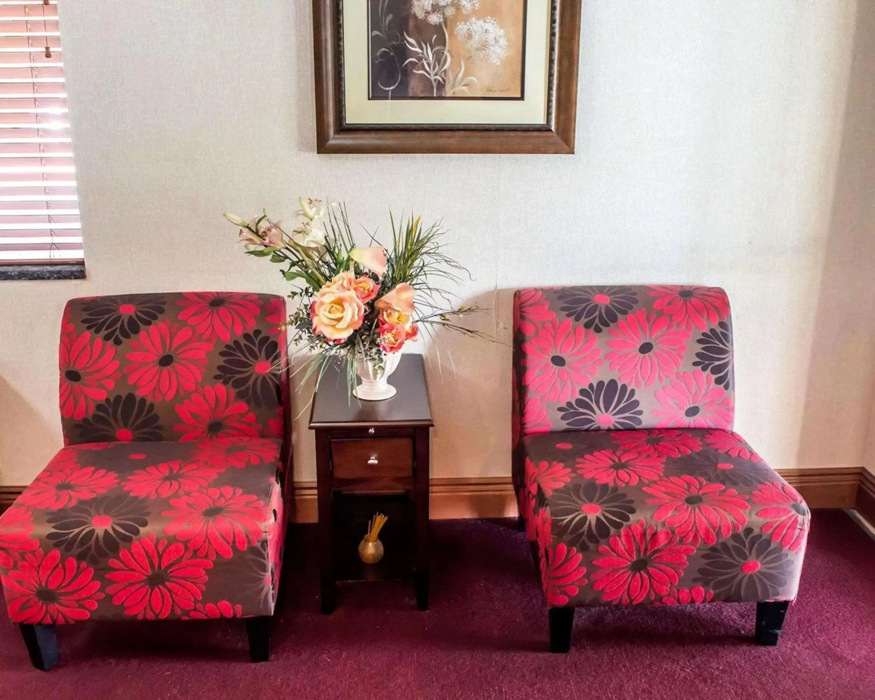 Lobby or reception, Seating Area in Quality Inn & Suites North Gibsonia