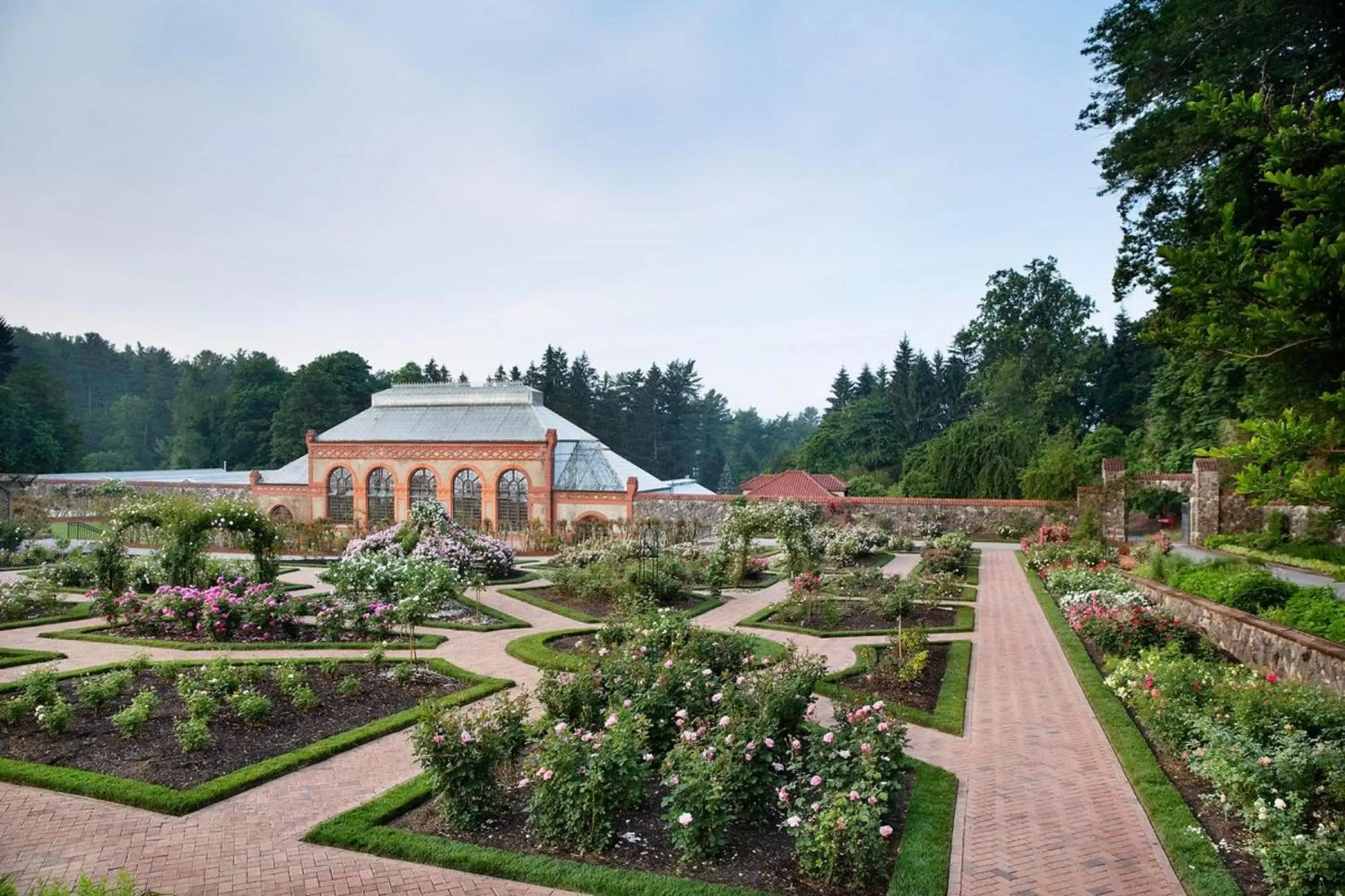 Garden, Property Building in Village Hotel on Biltmore Estate