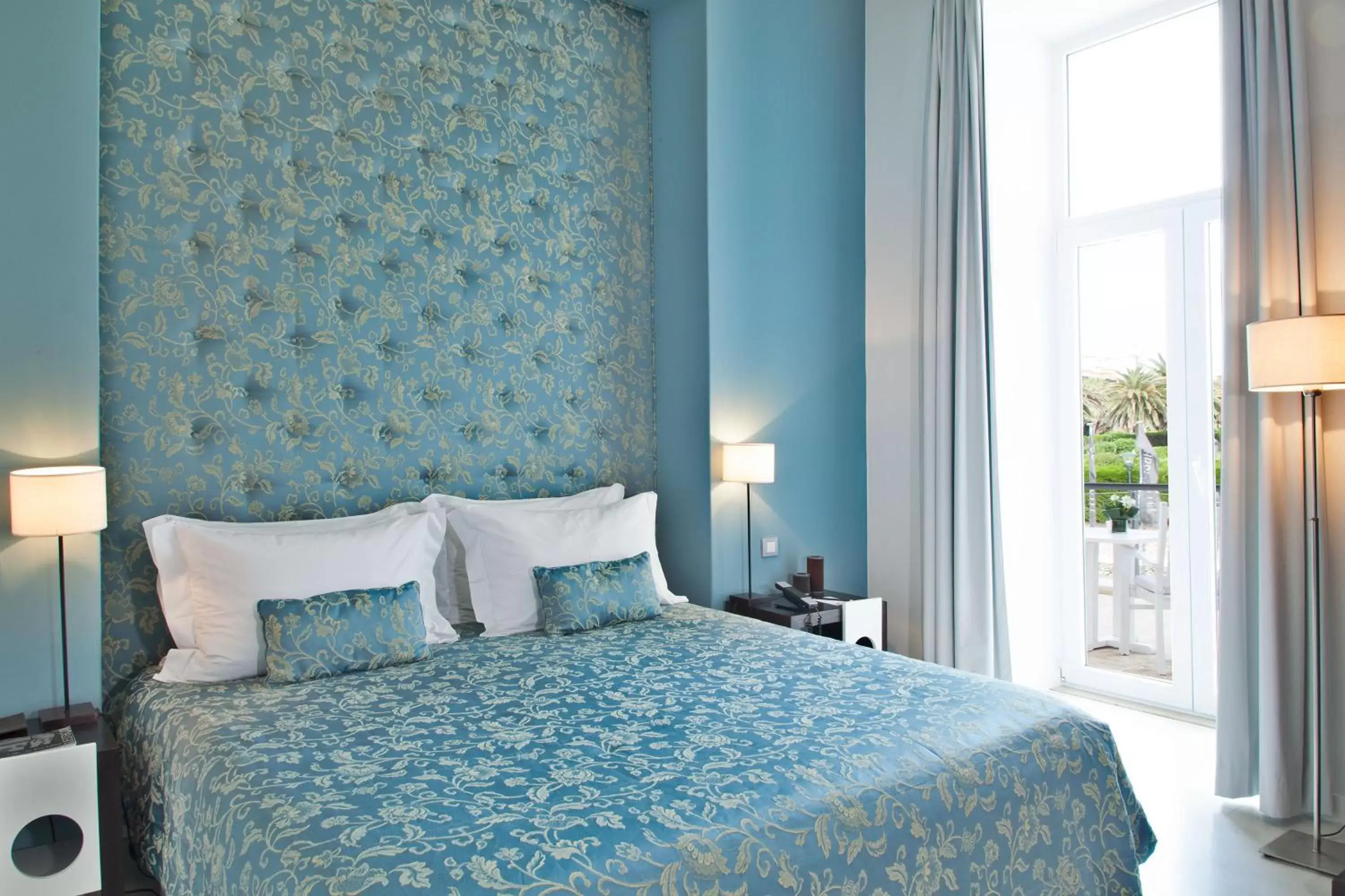 Photo of the whole room, Bed in Farol Hotel Photo of the whole room, Bed in Farol Hotel