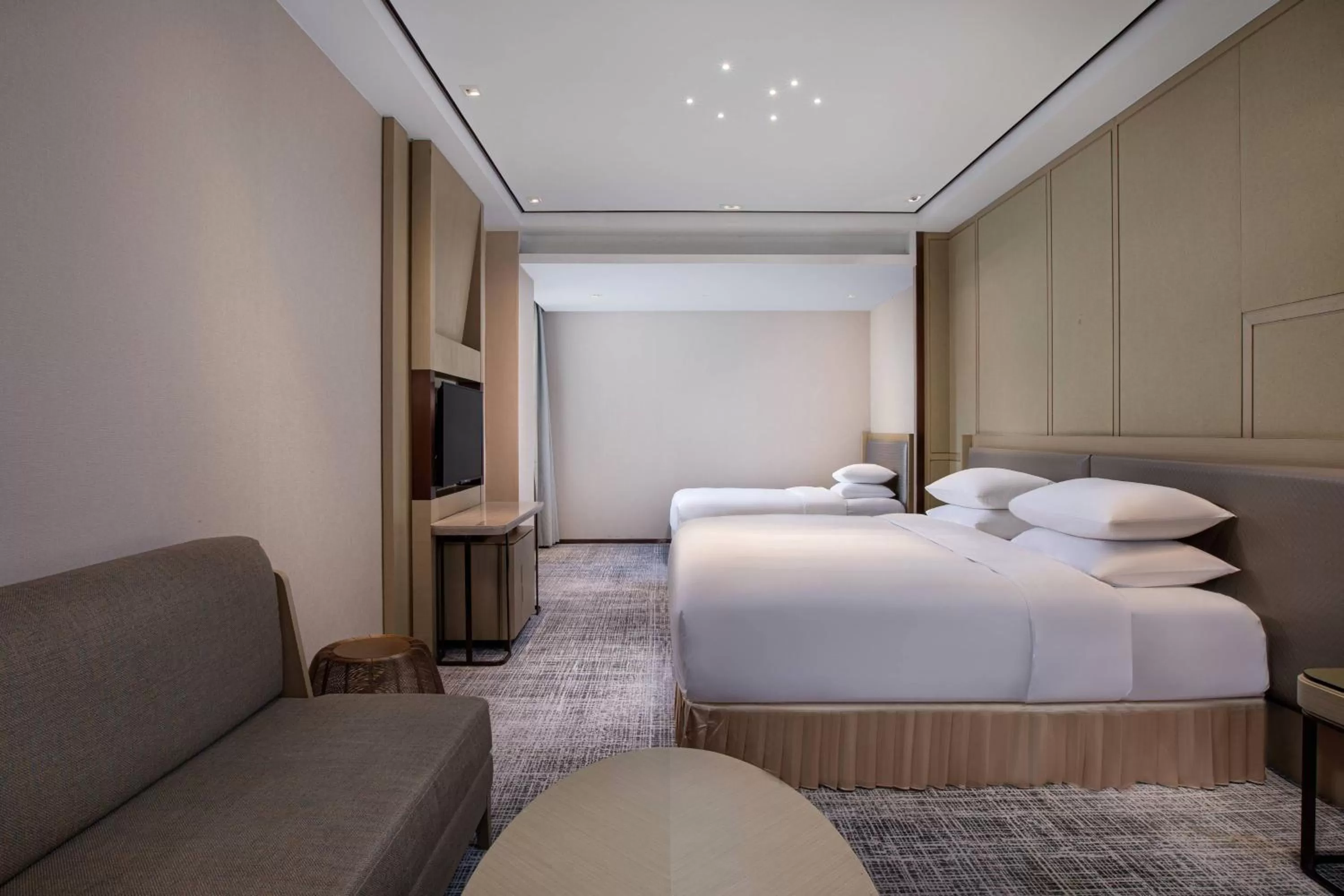 Photo of the whole room, Bed in Courtyard by Marriott Shanghai International Tourism and Resorts Zone
