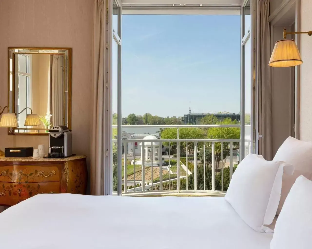 Bedroom in Hôtel Barrière le Grand Hôtel Enghien-les-Bains