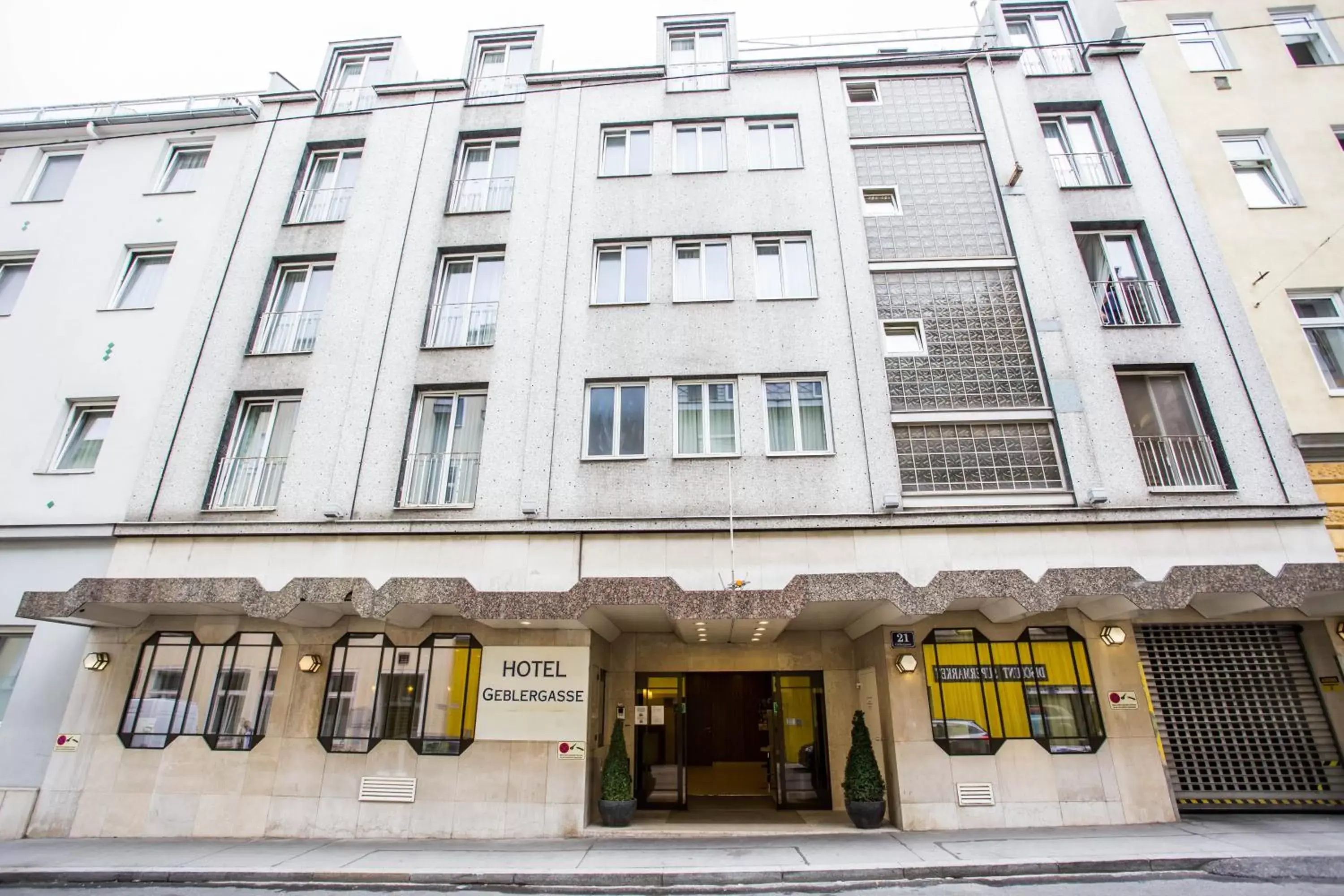 Facade/entrance, Property Building in Hotel Geblergasse