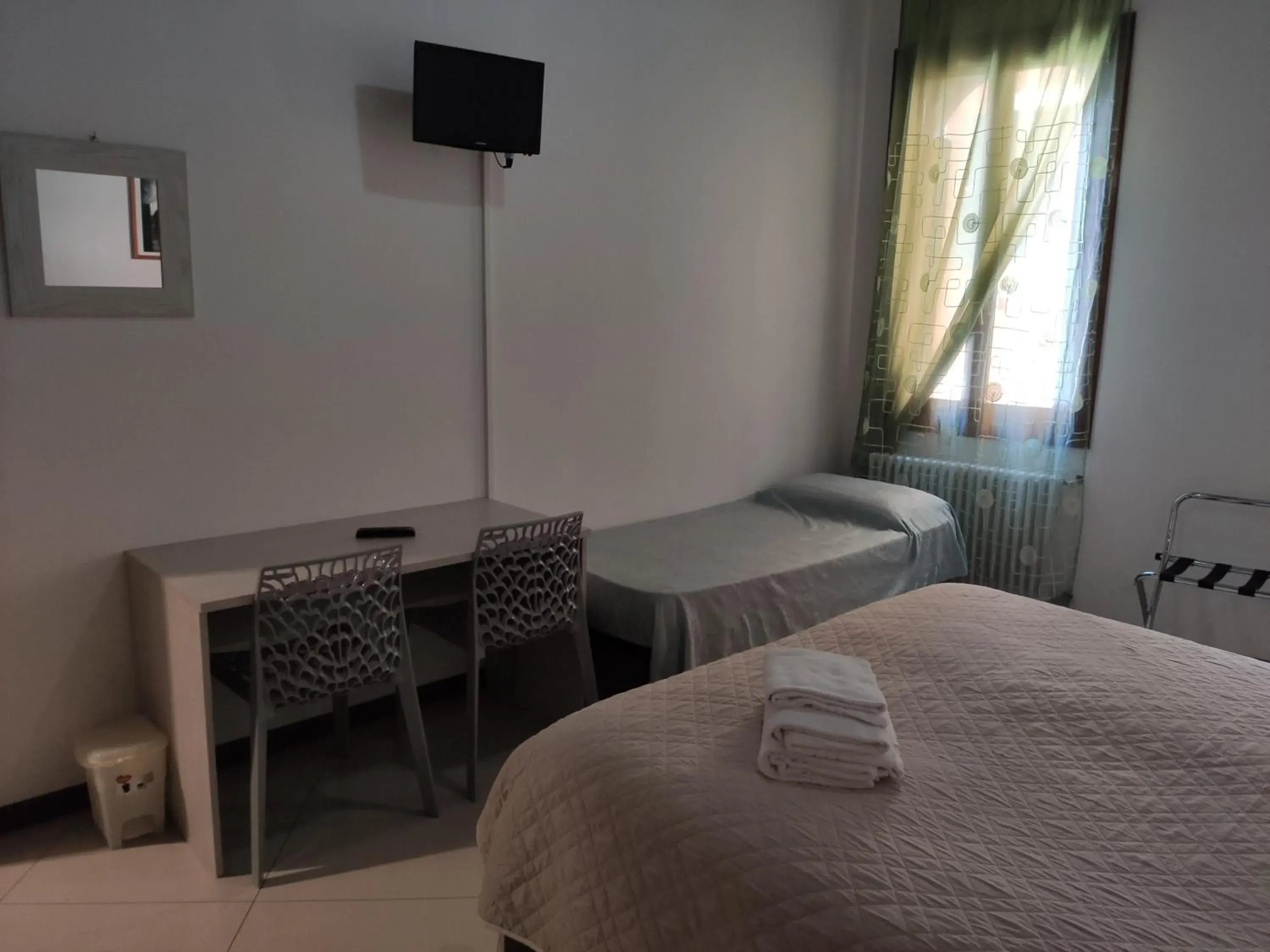 Bedroom, TV/Entertainment Center in Sweet Venice - locazione turistica - apartment