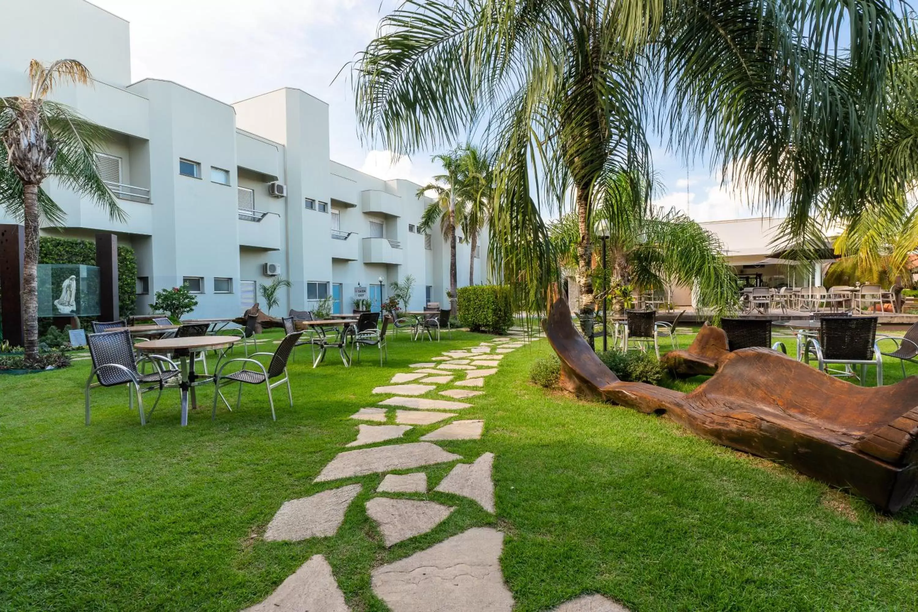 Garden view, Property Building in Ucayali Hotel