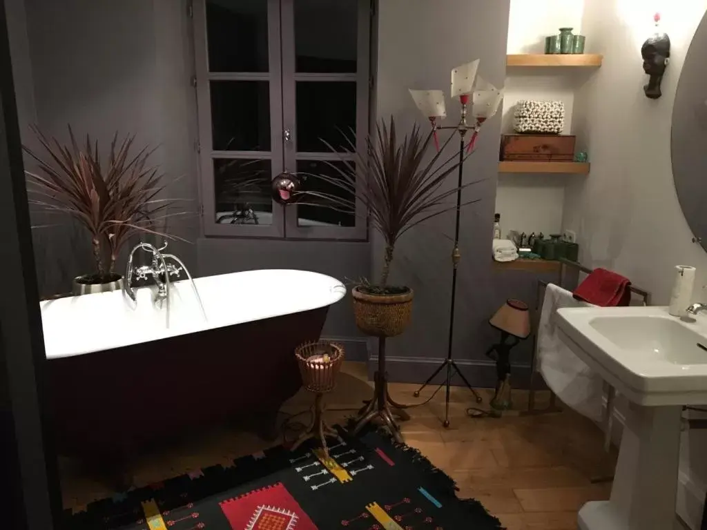 Bathroom in Côté Jardin, Chambres d’hôtes B&B