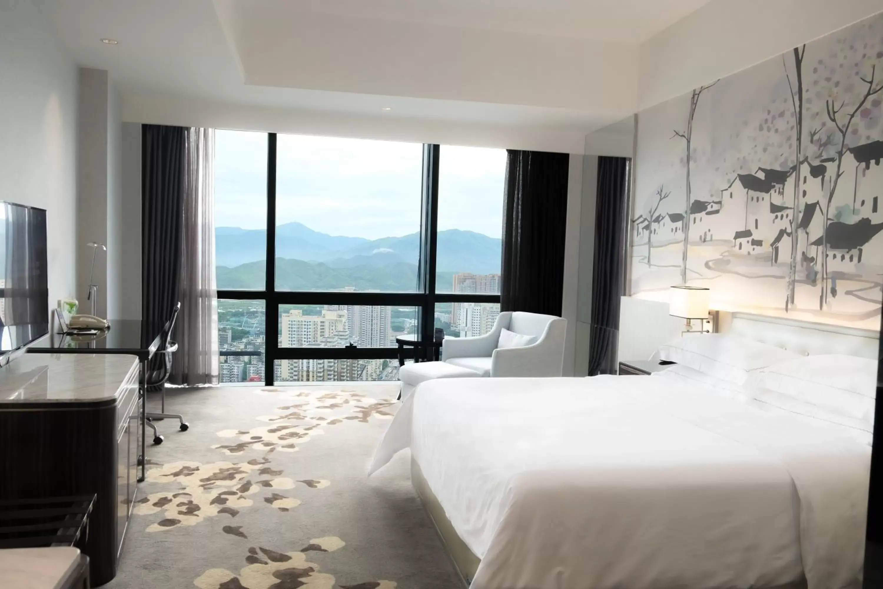 Mountain View in Huaqiang Plaza Hotel Shenzhen