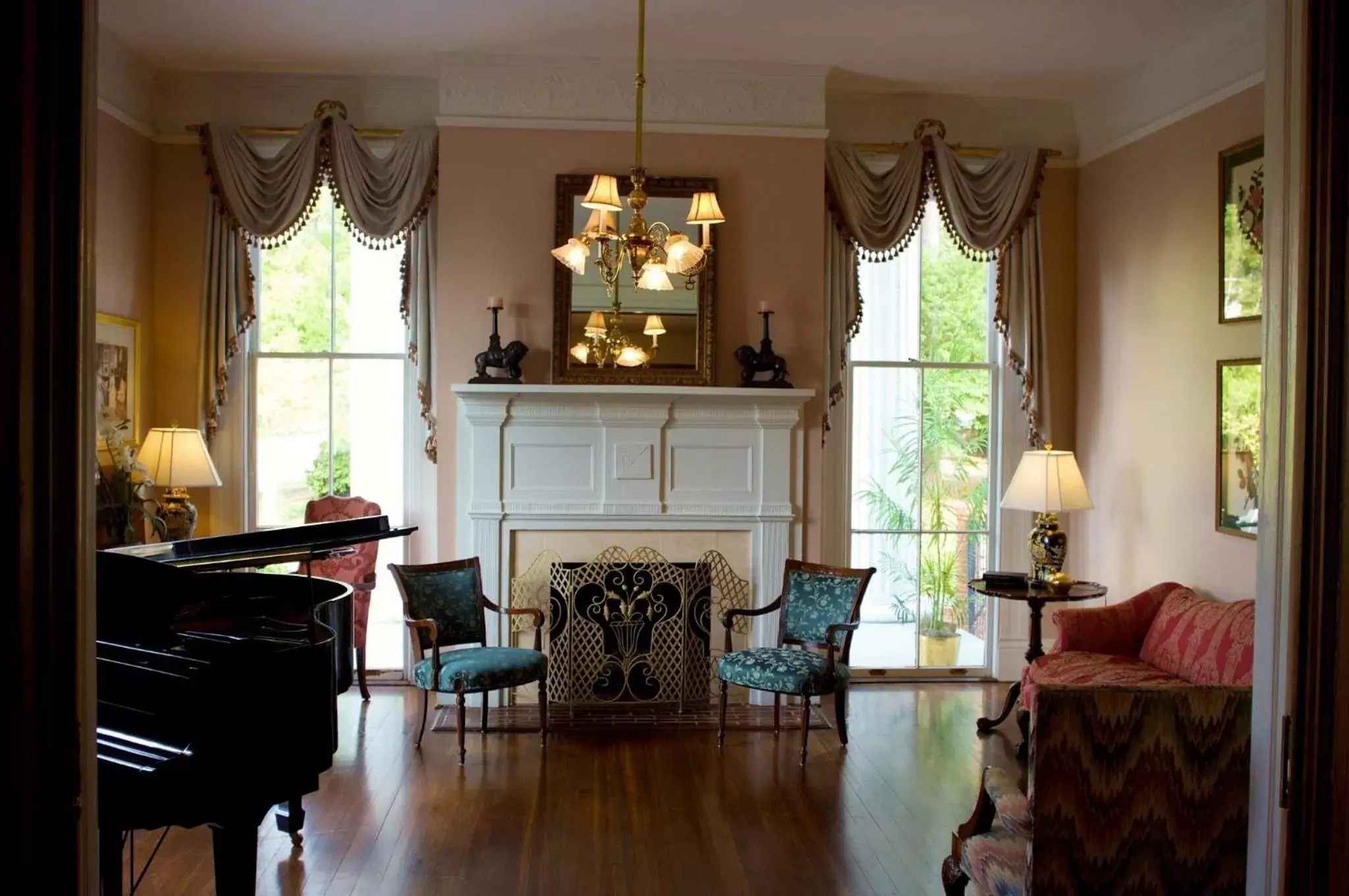 Seating Area in Lookaway Inn