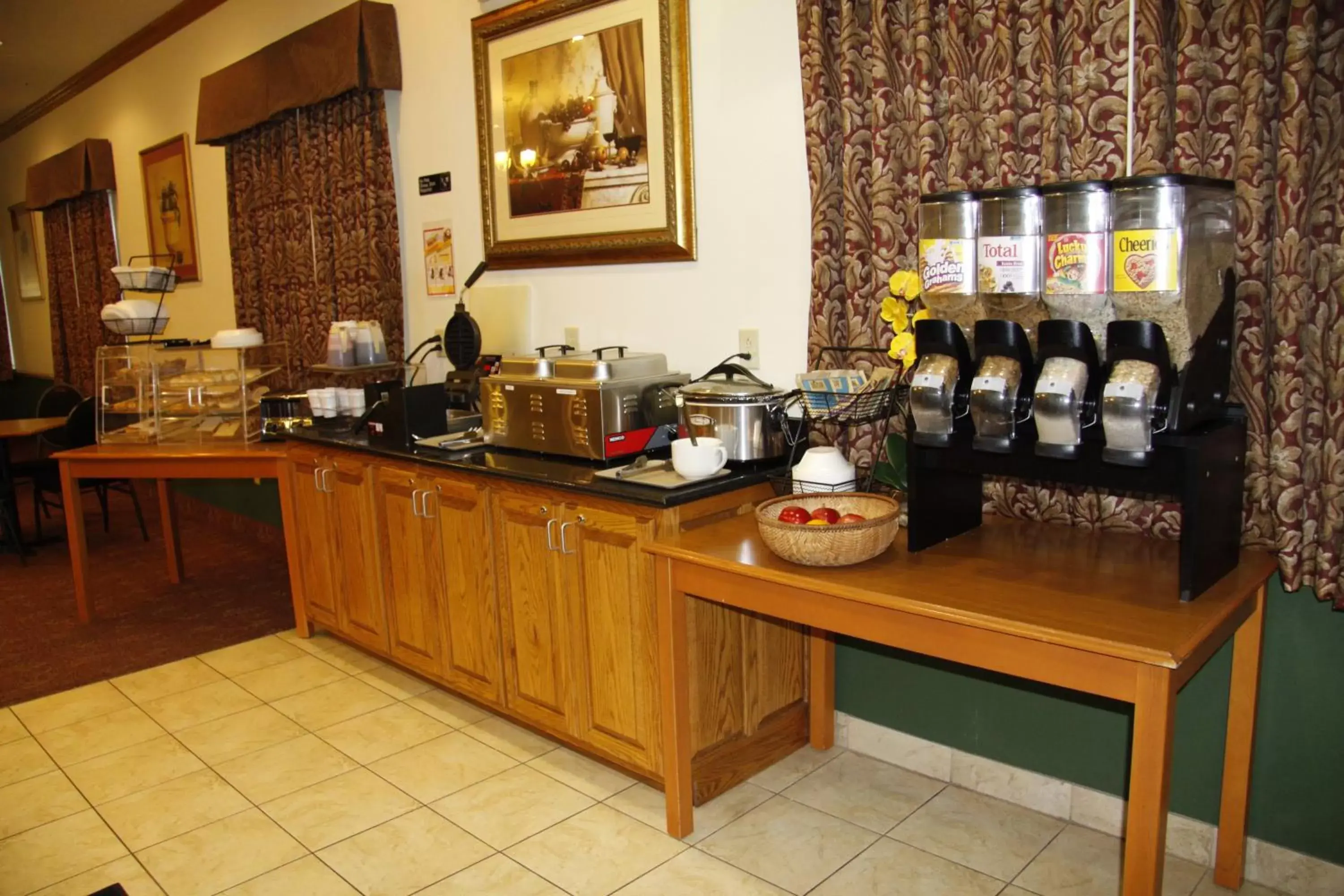 Food in Horizon Inn & Suites