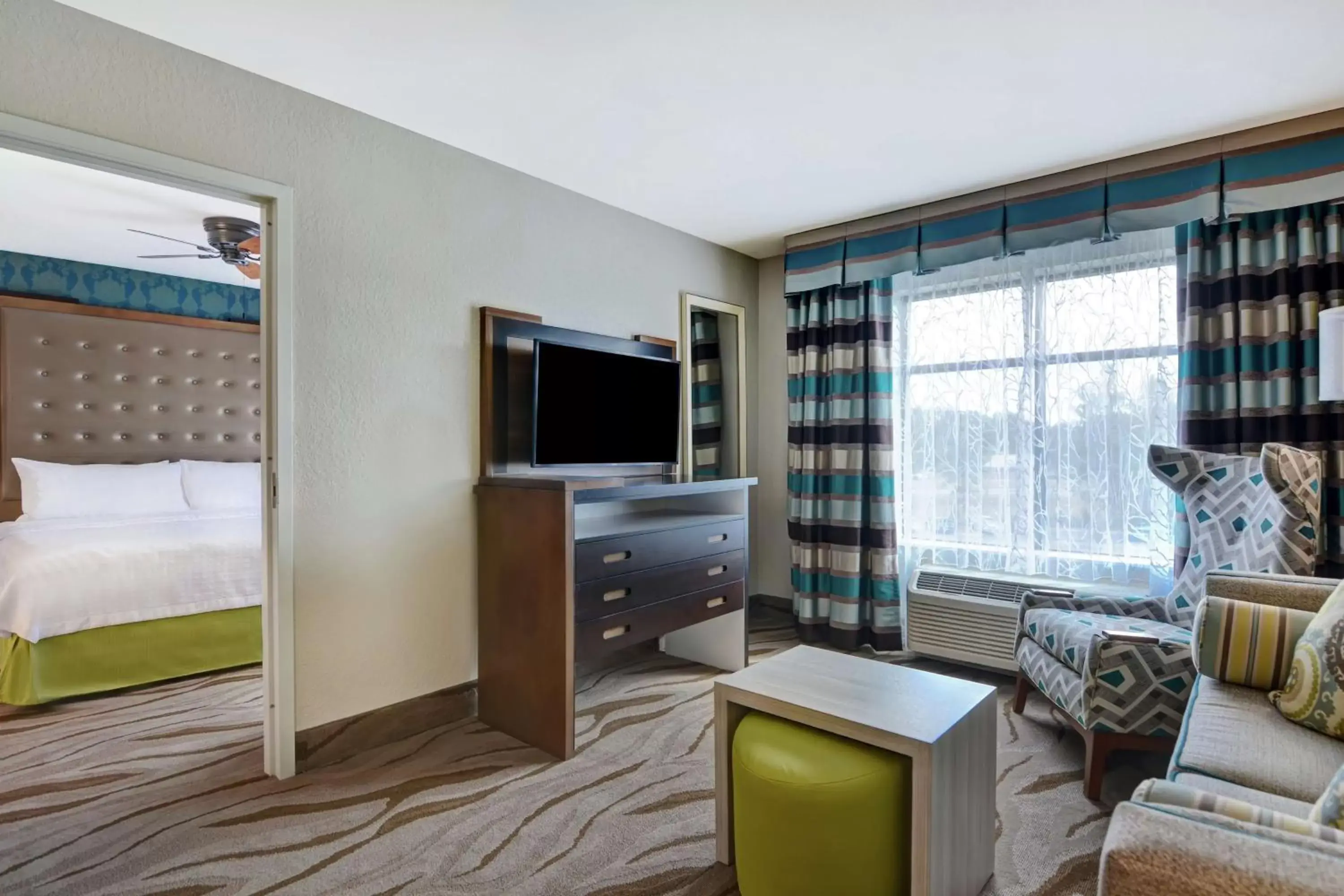 Bedroom, TV/Entertainment Center in Homewood Suites By Hilton Savannah Airport