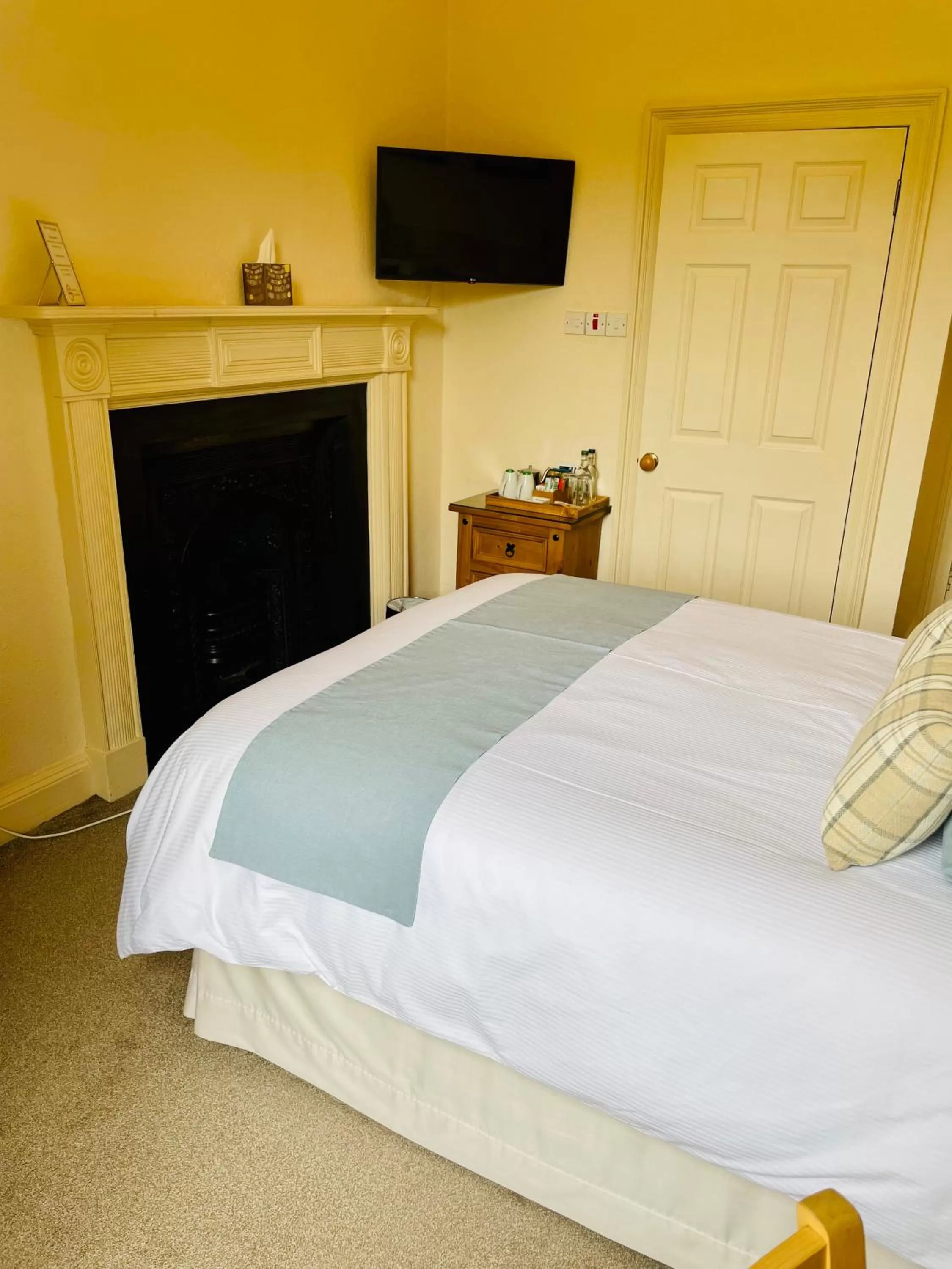 Bedroom, Bed in West Plean House