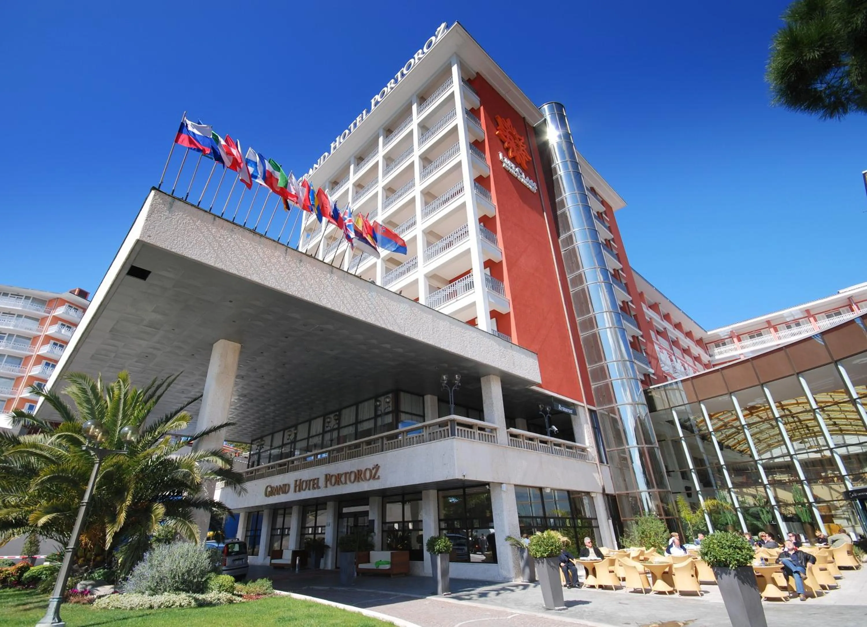 Facade/entrance in Grand Hotel Portoroz 4* superior – Terme & Wellness LifeClass