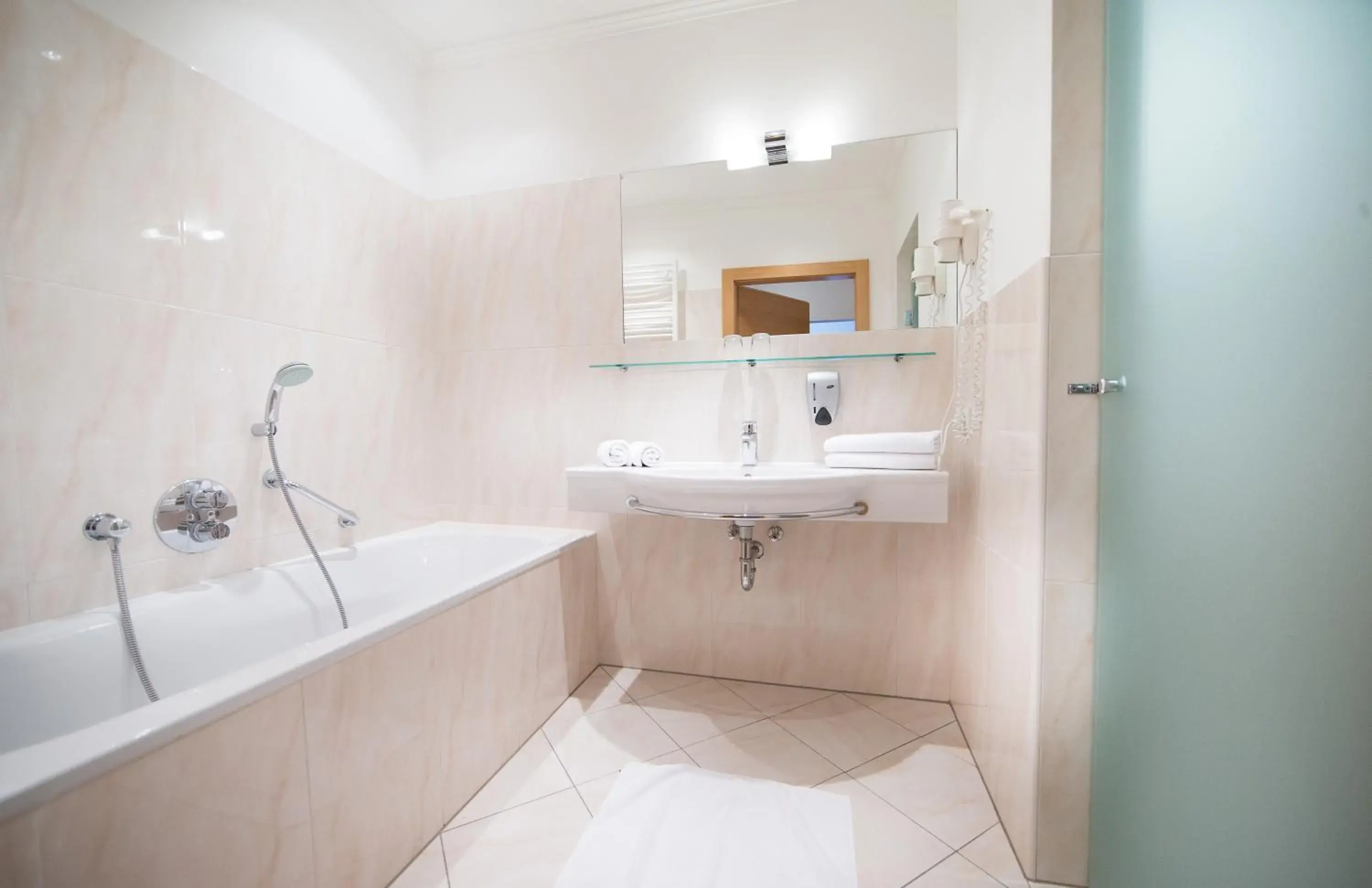 Photo of the whole room, Bathroom in Hotel Grüner Baum