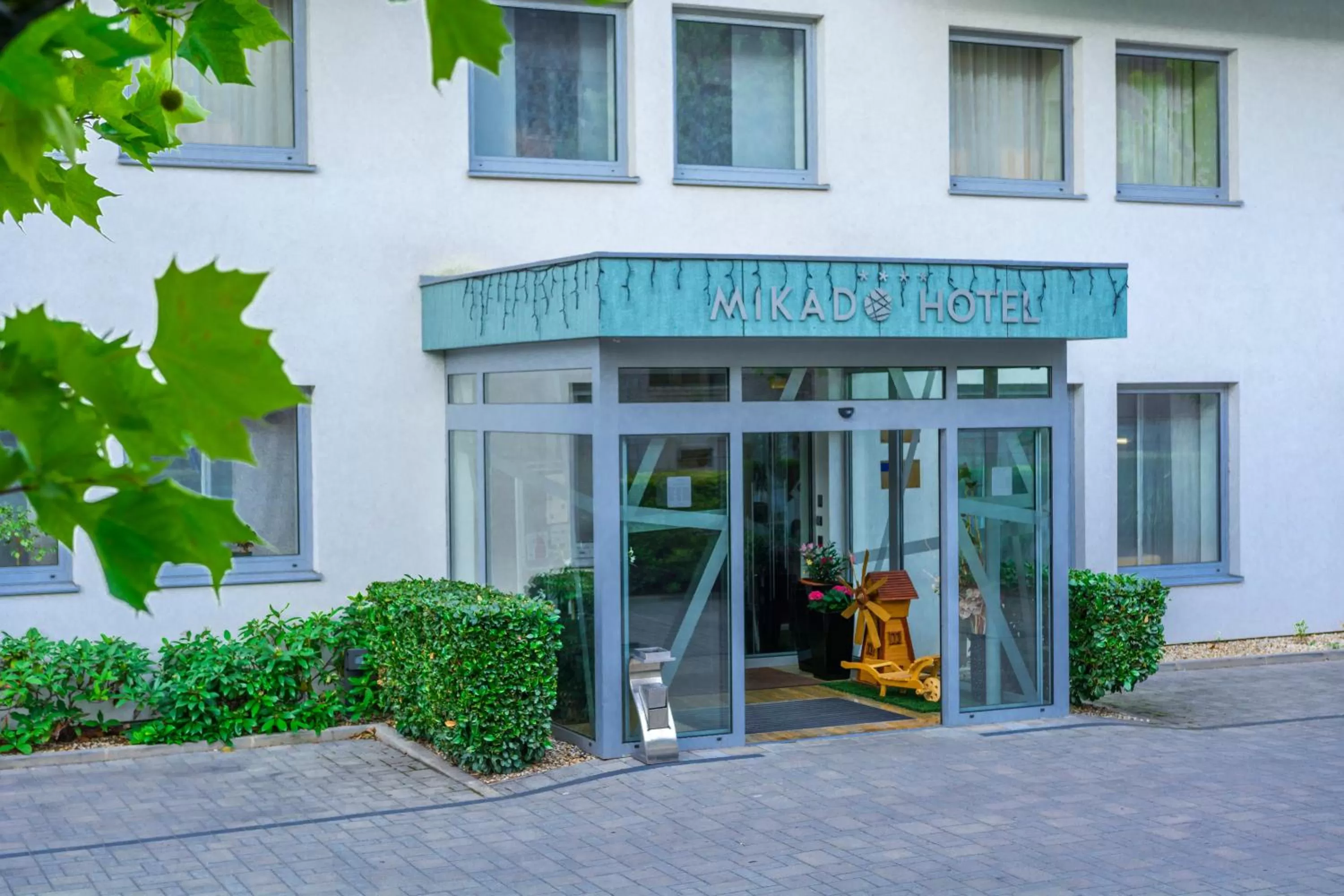 Facade/entrance in Mikado Hotel