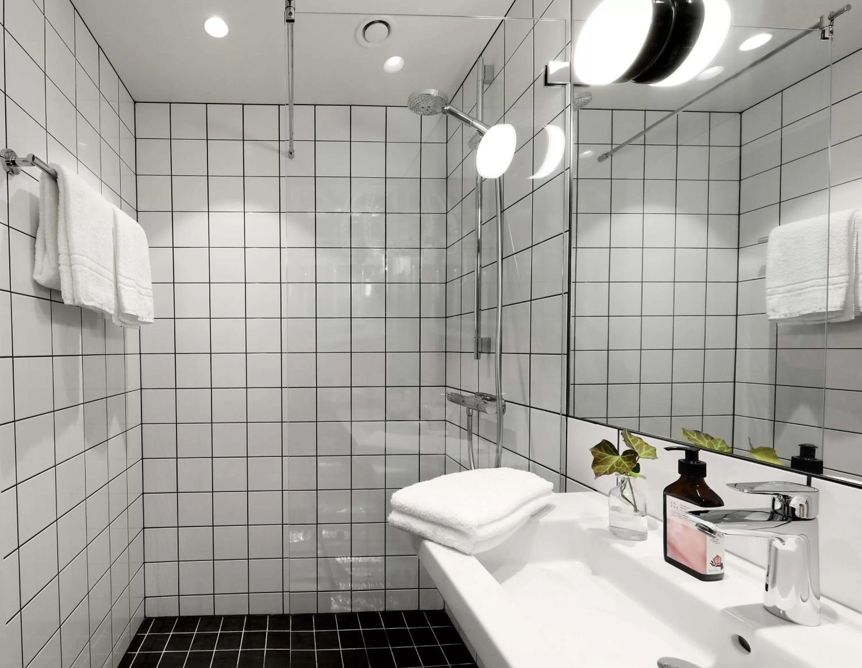 Bathroom in Best Western Plus Ten Hotel