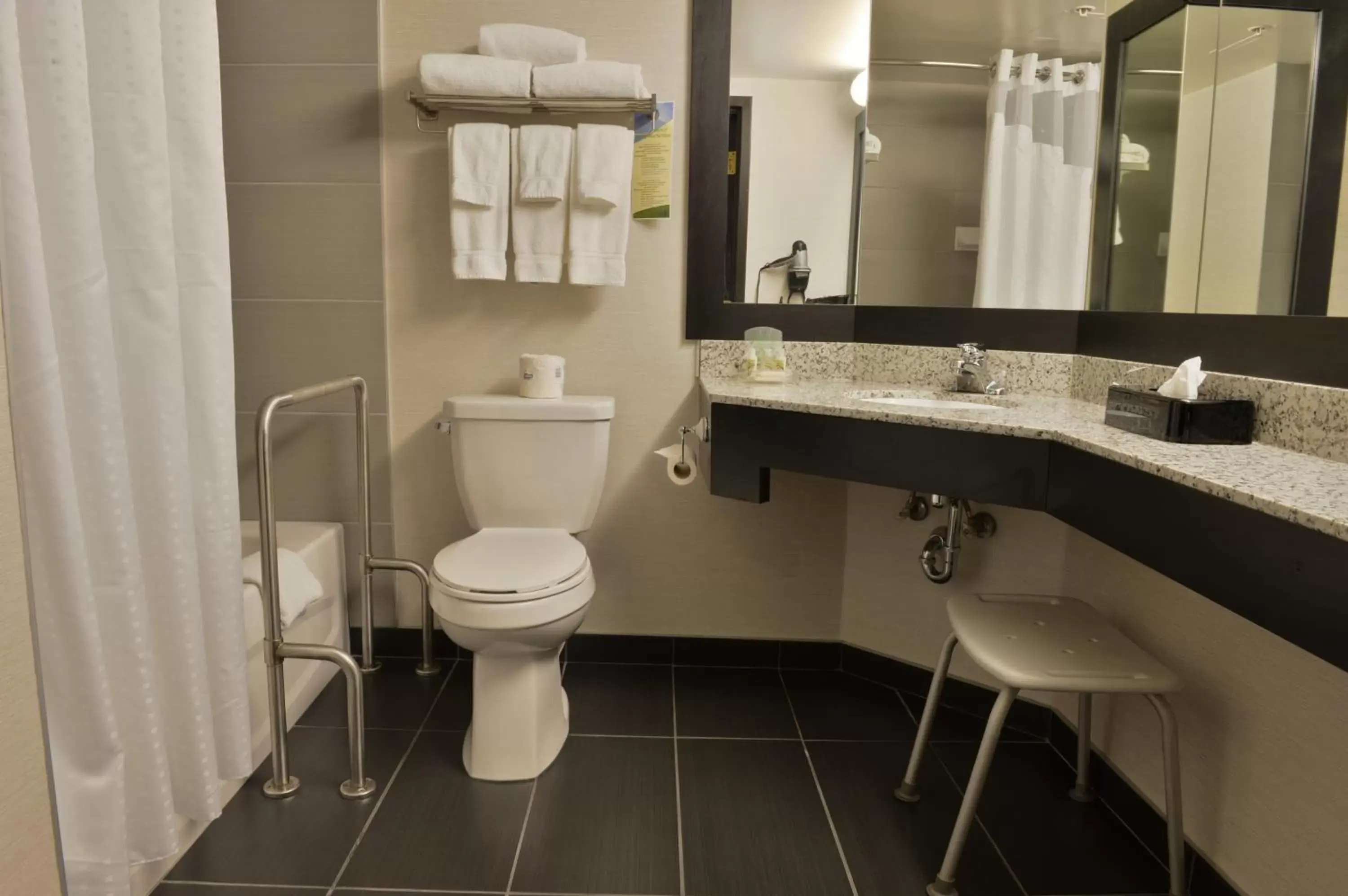 Photo of the whole room, Bathroom in Holiday Inn Montreal Centre Ville Downtown, an IHG Hotel