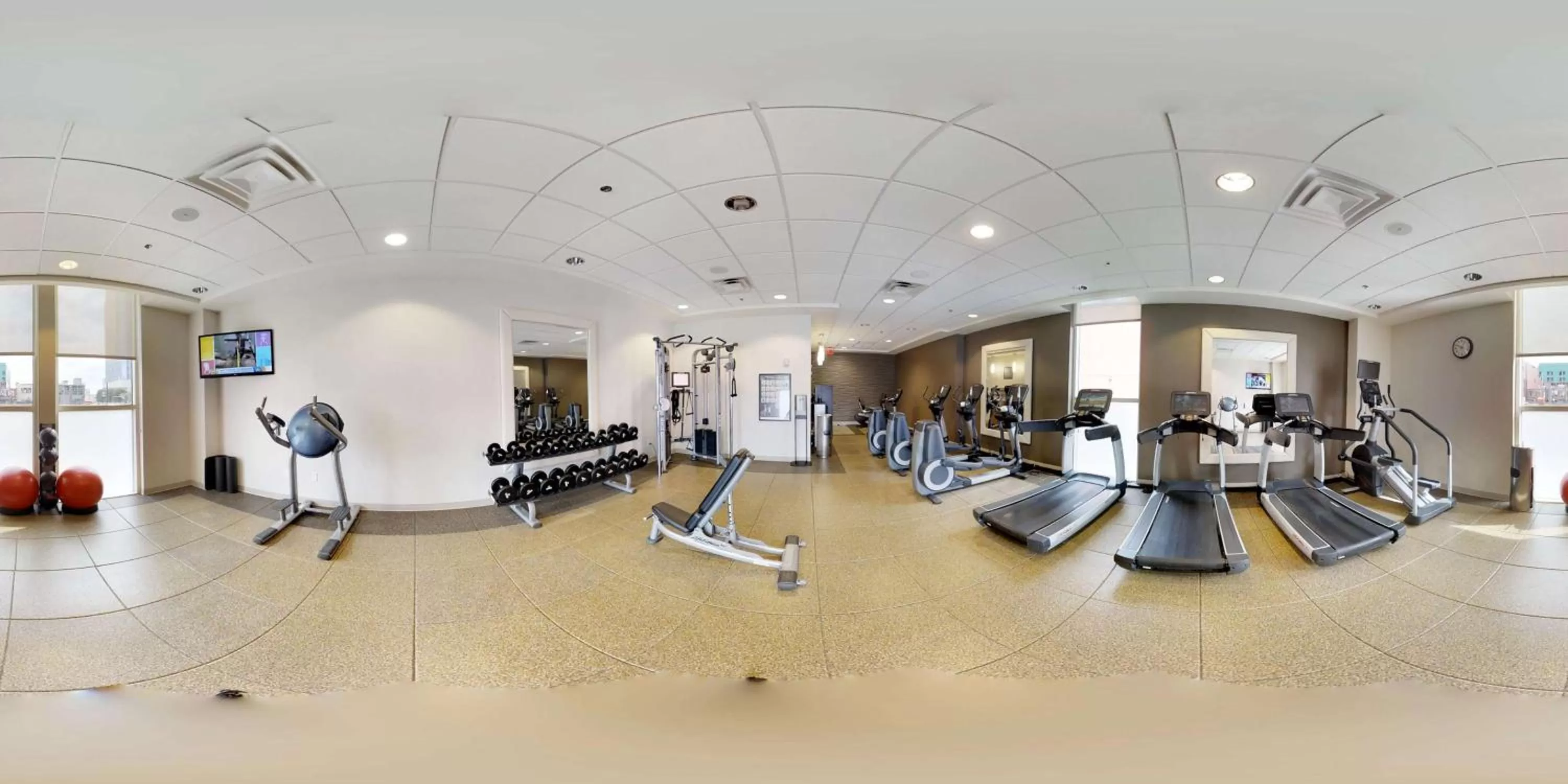 Fitness centre/facilities in Hilton Nashville Downtown