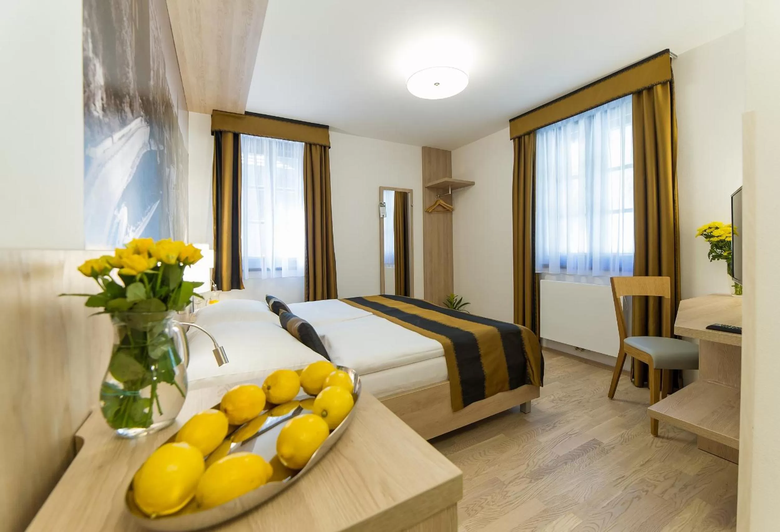 Bed in Garni hotel Castle Bridge